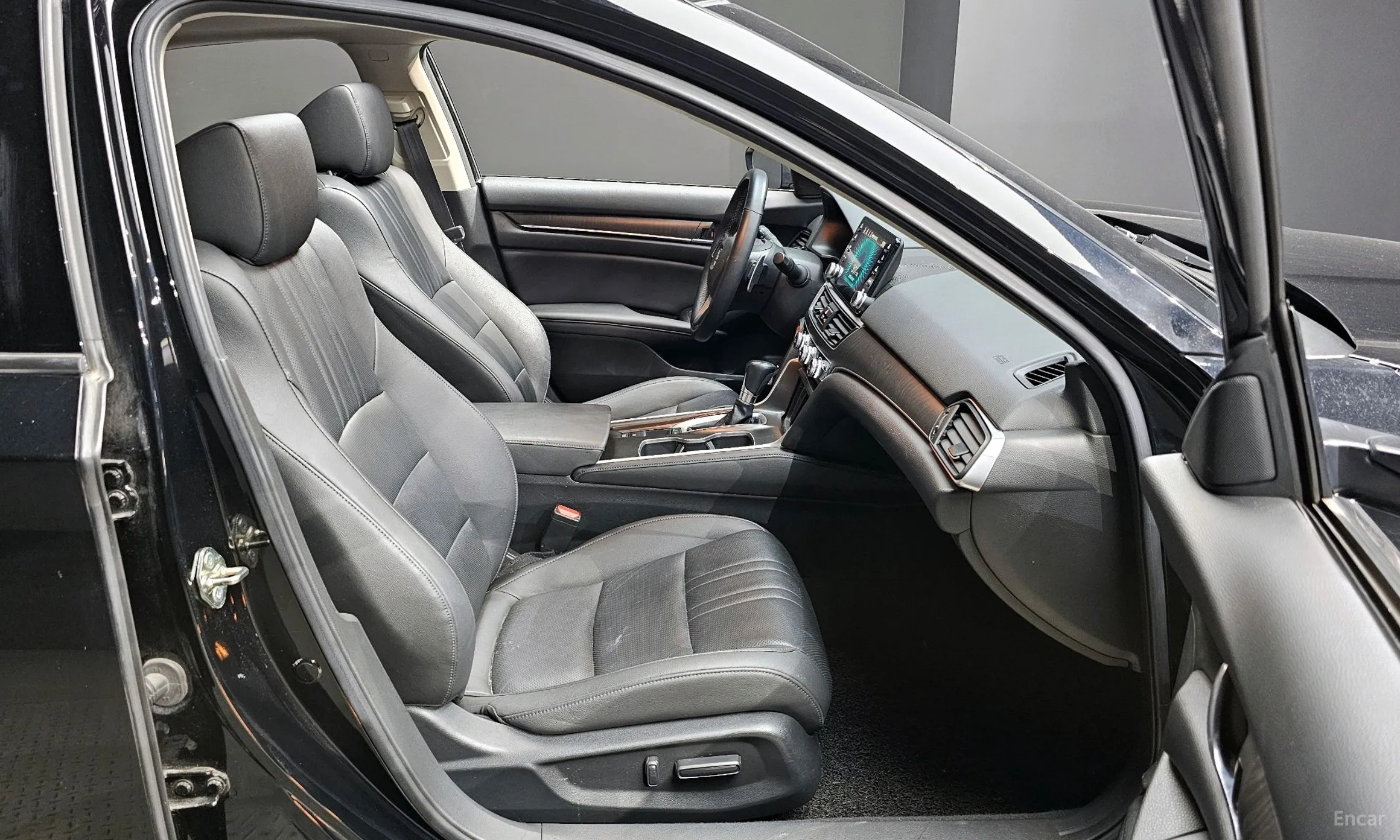 Honda Accord 10th Generation превью 11