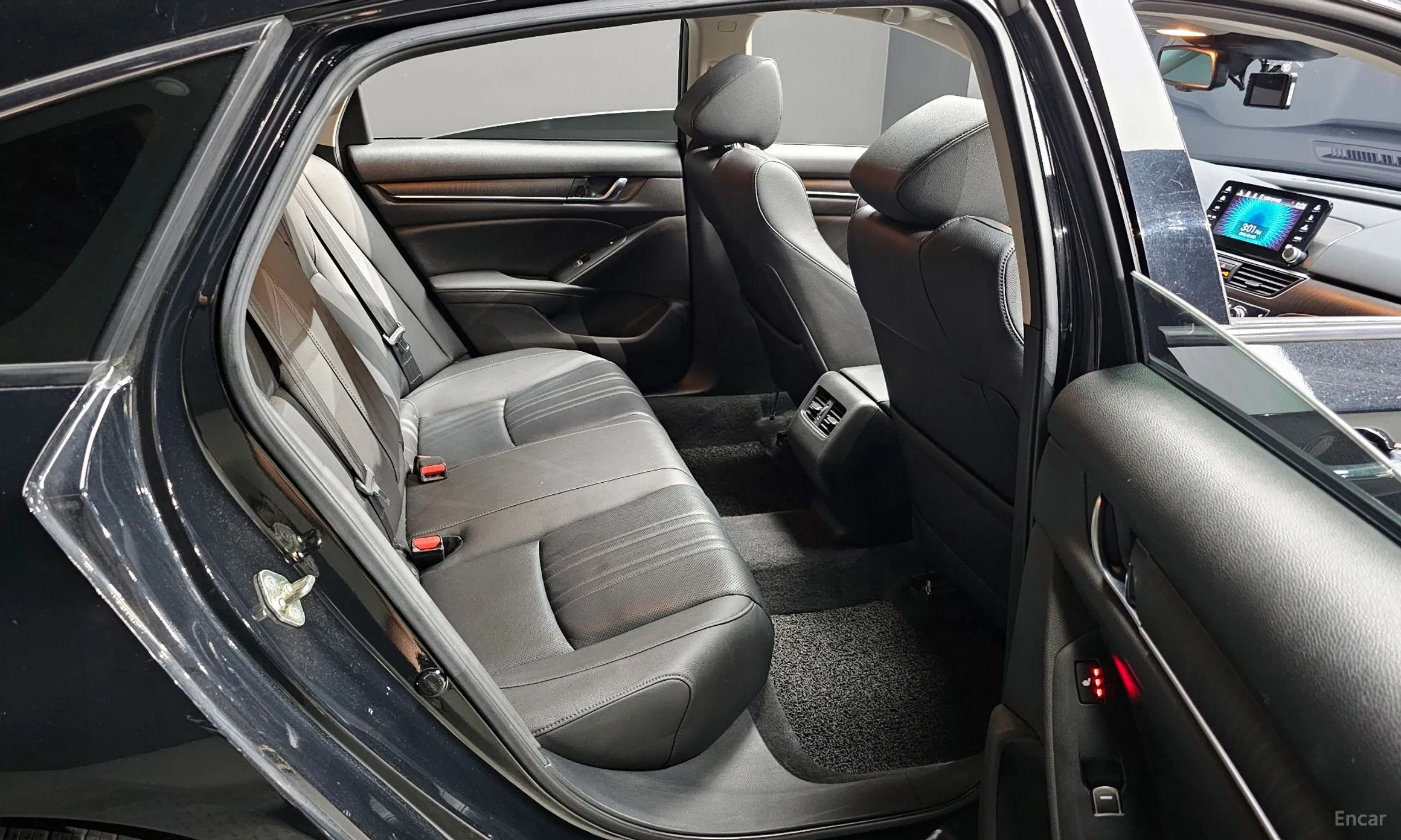 Honda Accord 10th Generation превью 12