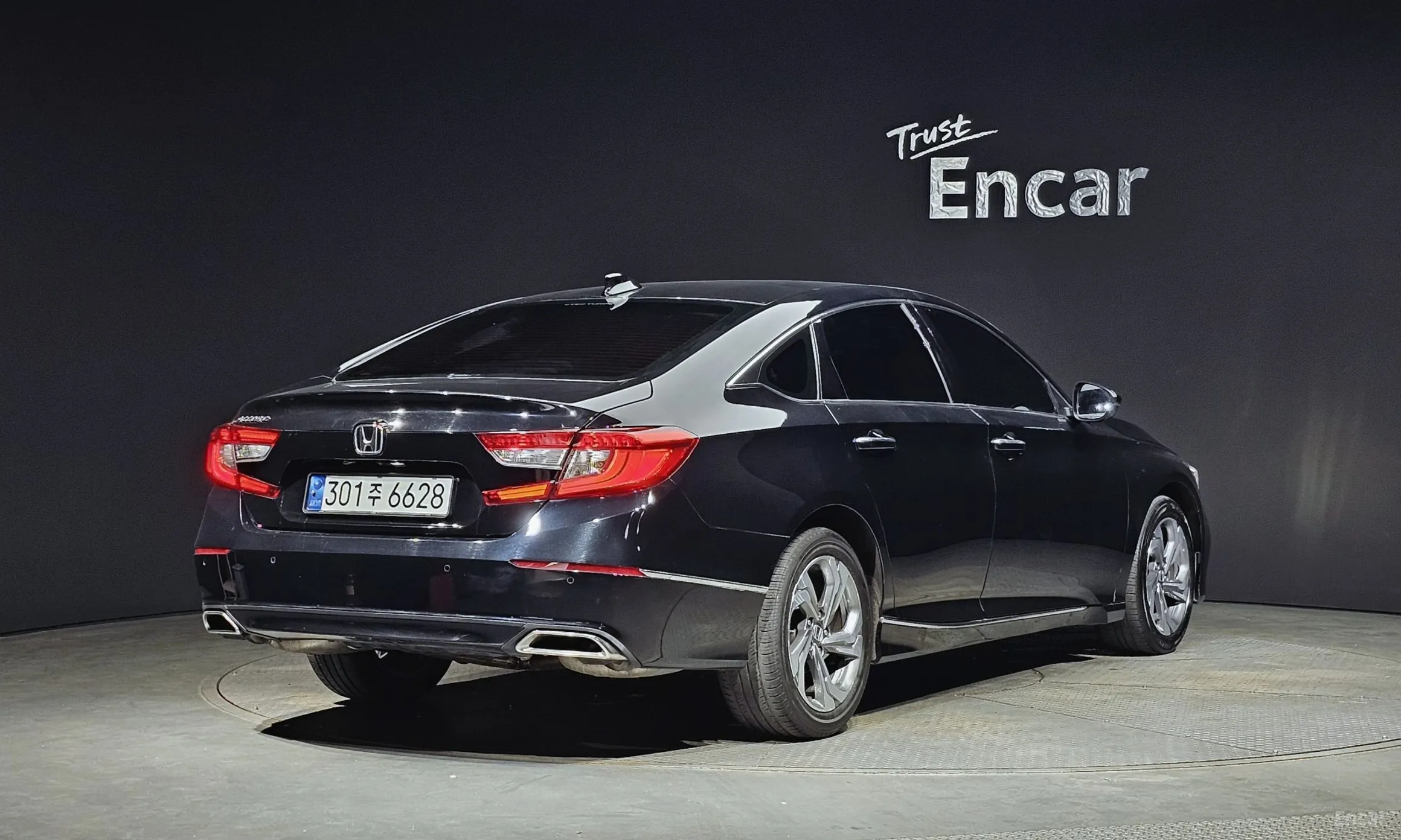 Honda Accord 10th Generation превью 2