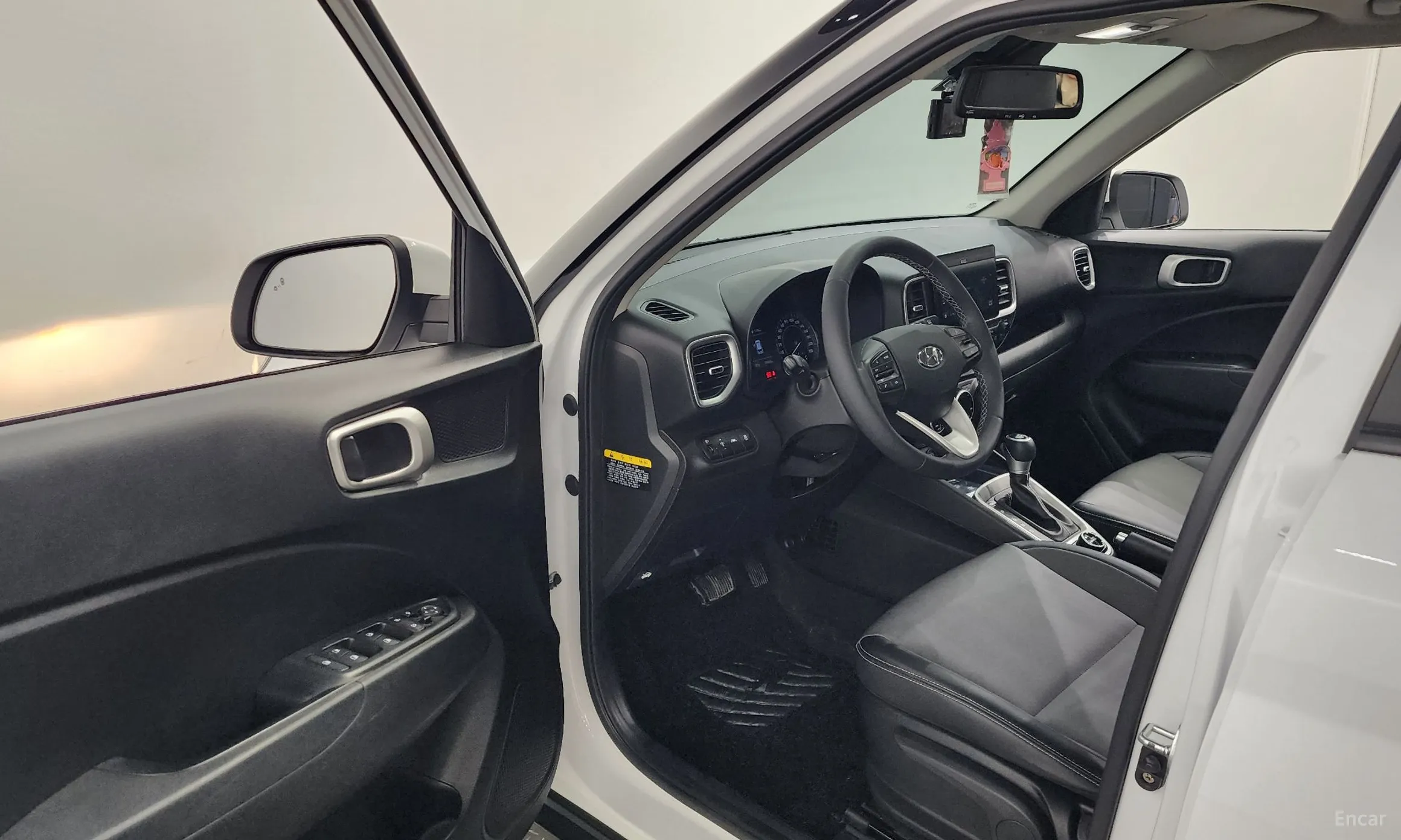 Hyundai Venue превью 10