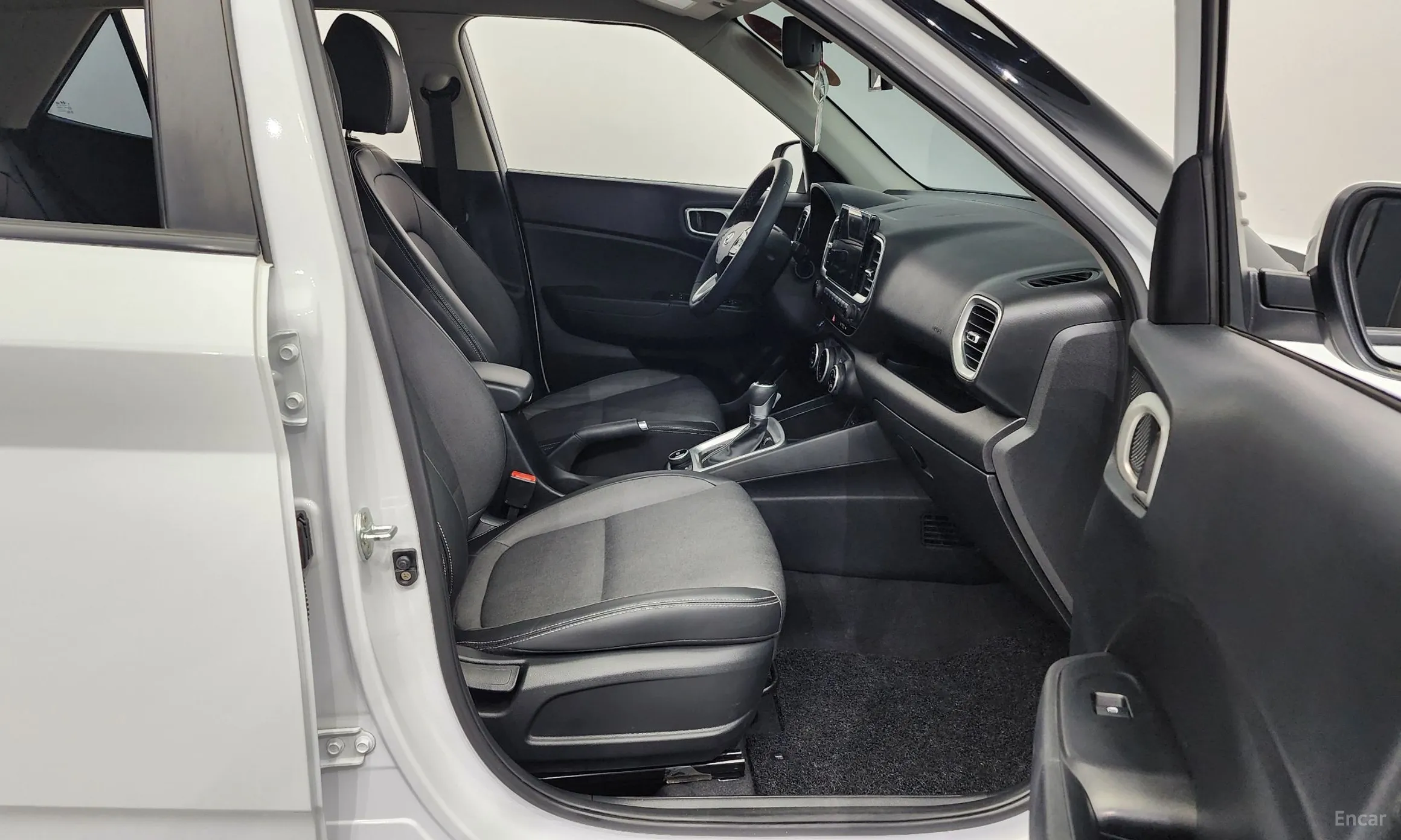 Hyundai Venue превью 11