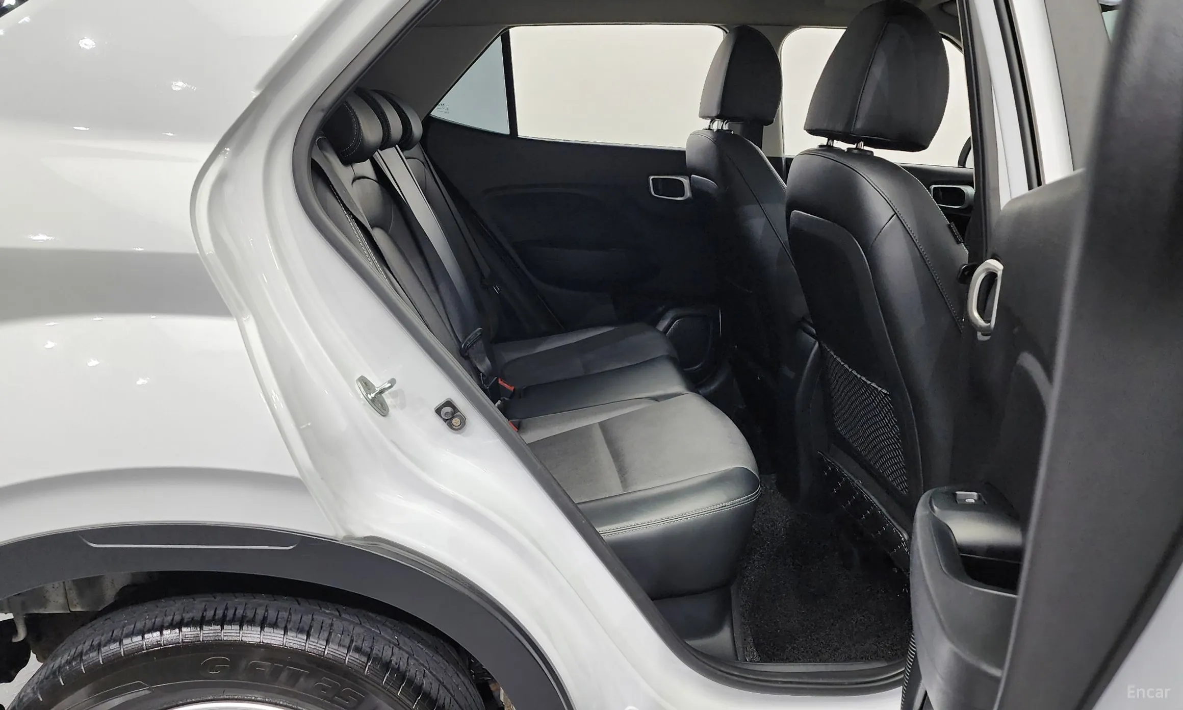 Hyundai Venue превью 12