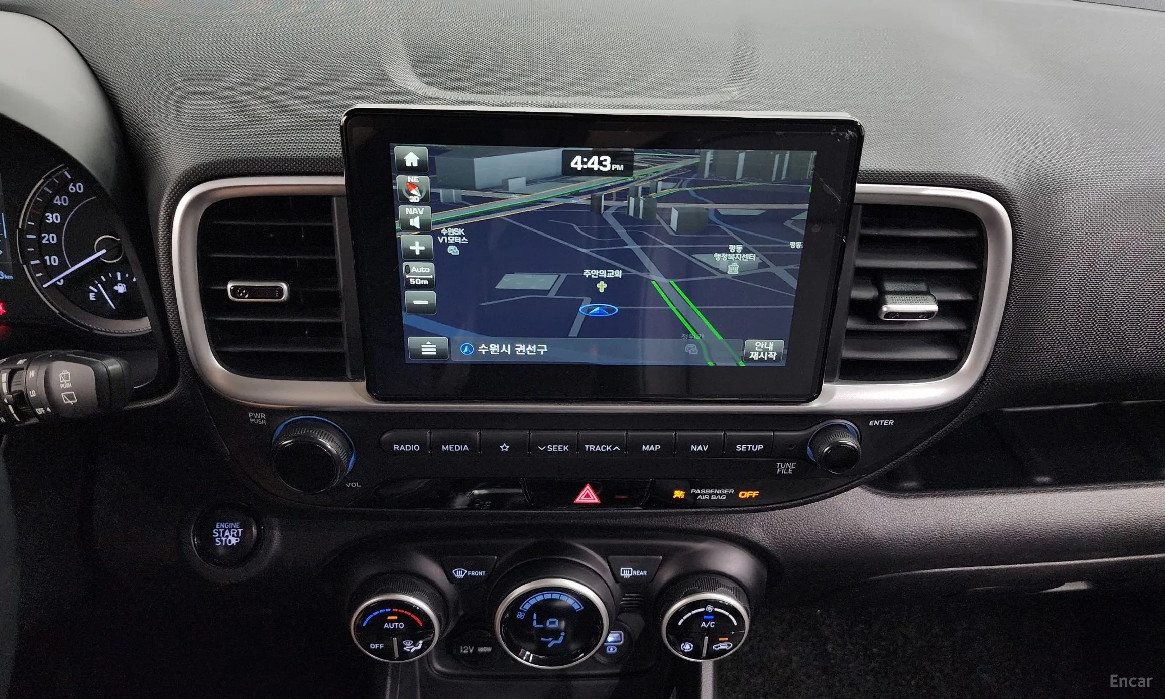 Hyundai Venue превью 15