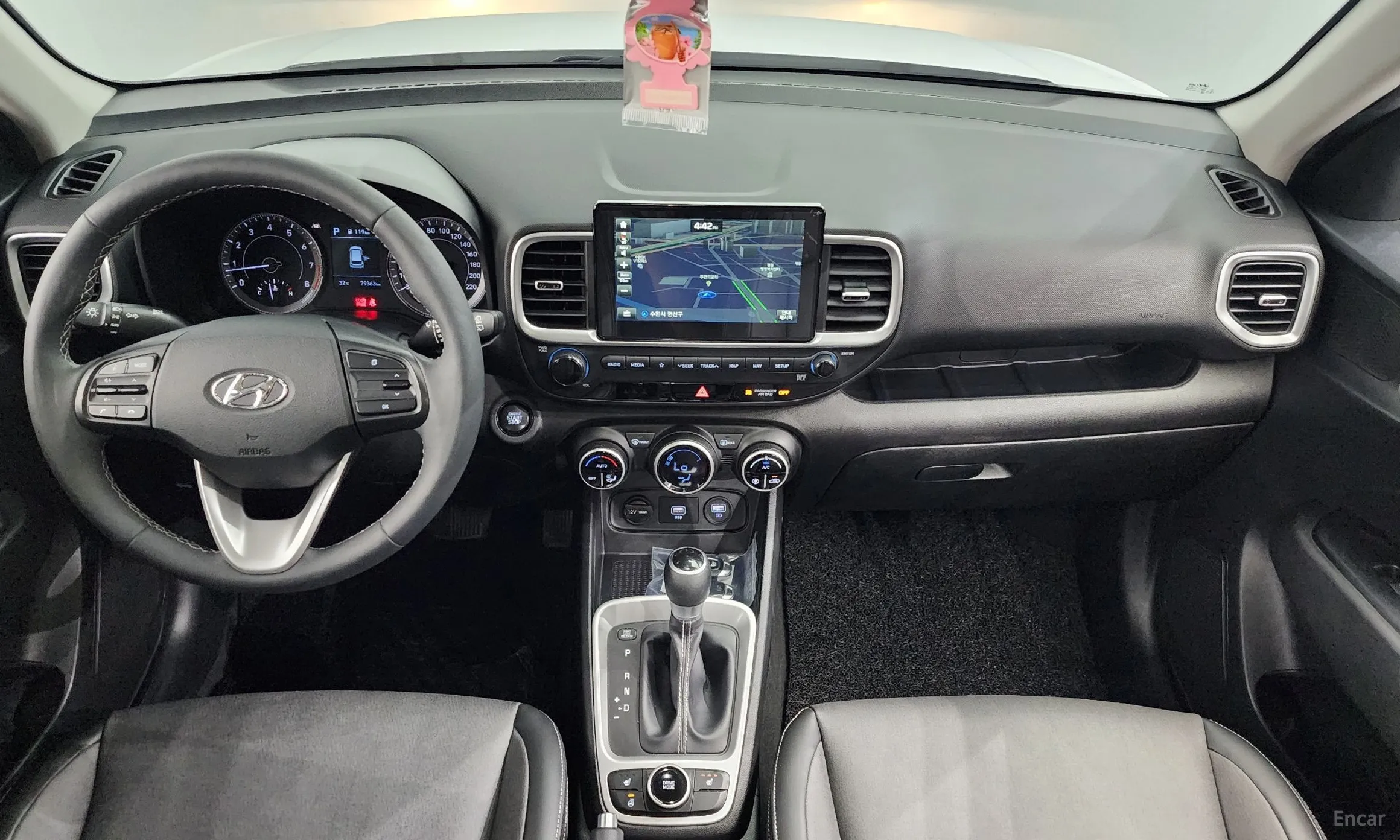 Hyundai Venue превью 7
