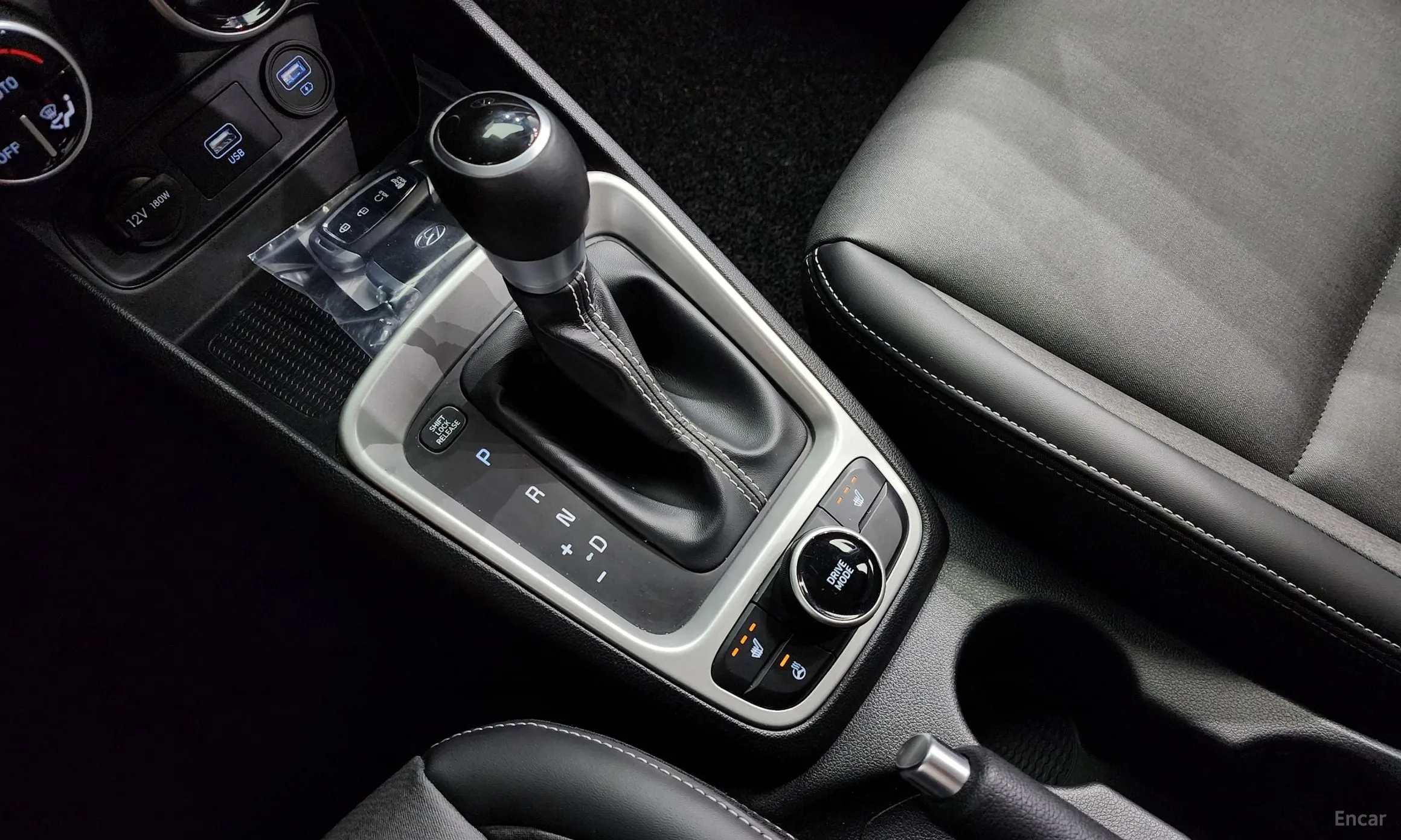 Hyundai Venue превью 9