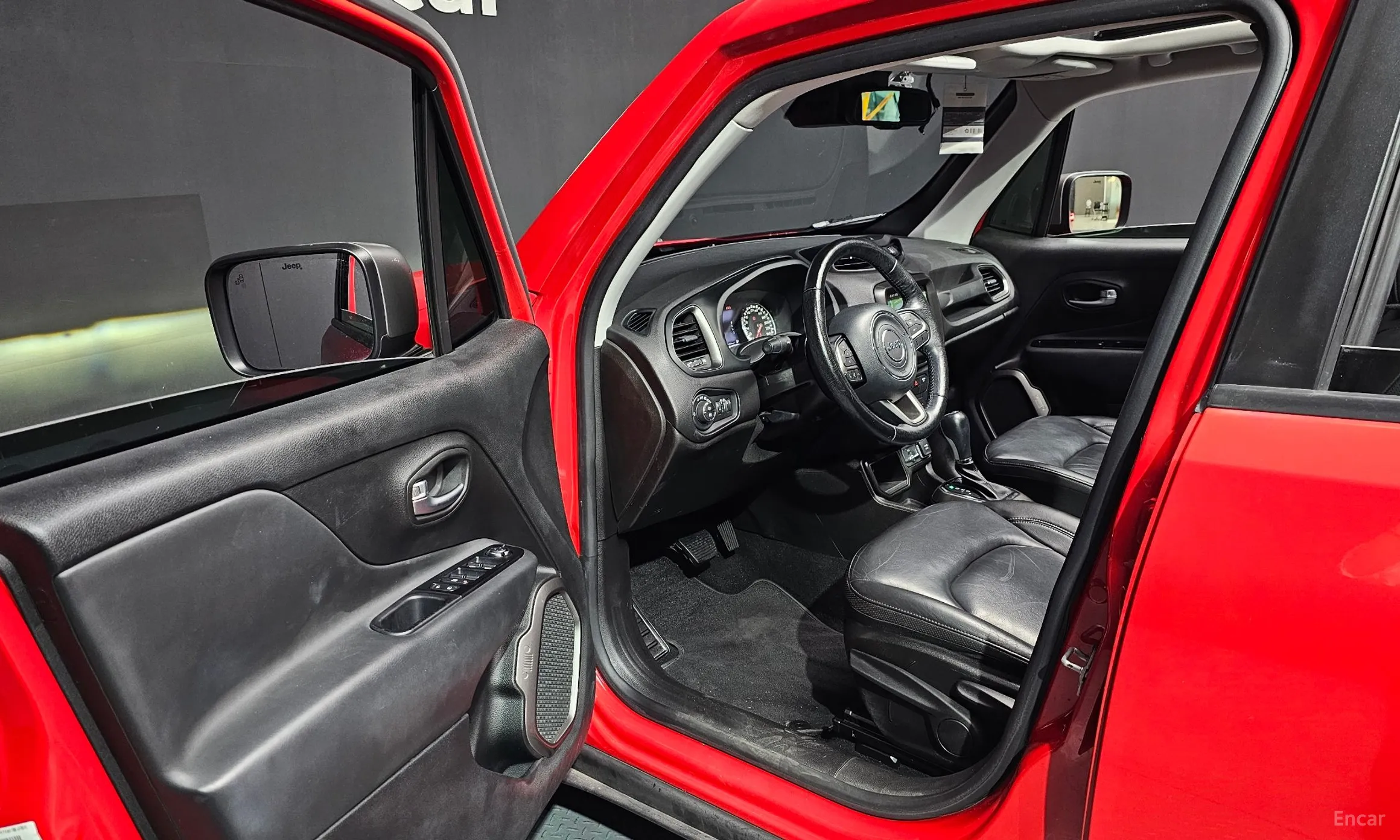 Jeep Renegade превью 11