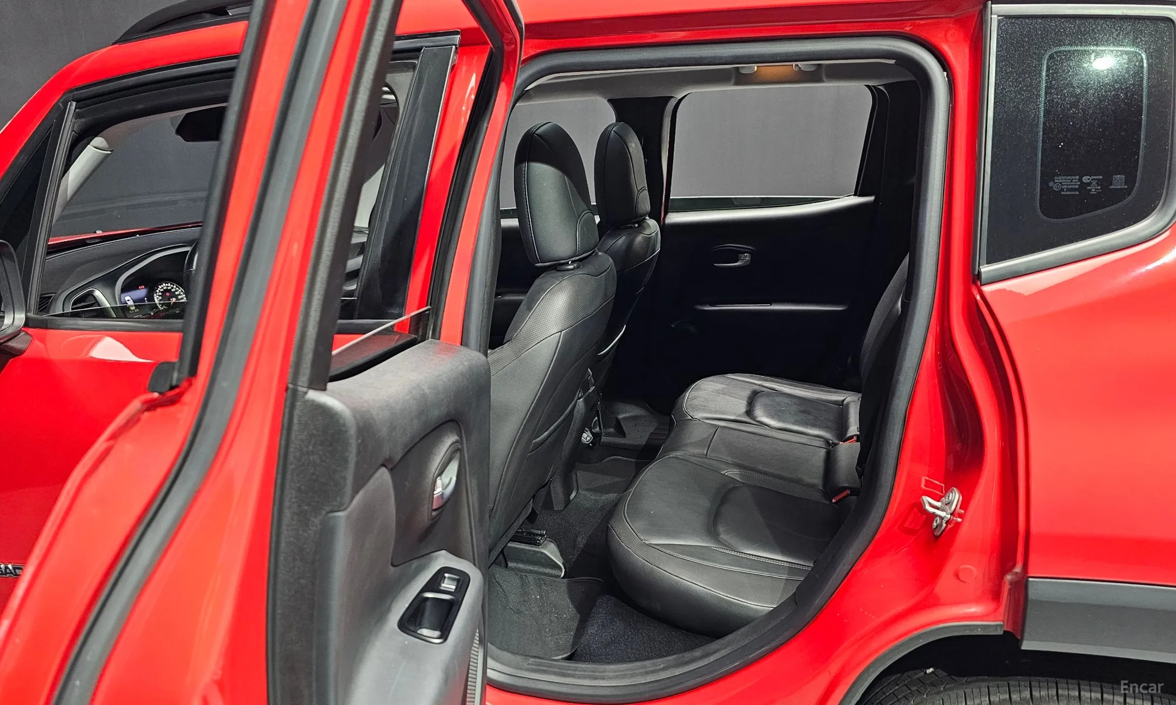 Jeep Renegade превью 12
