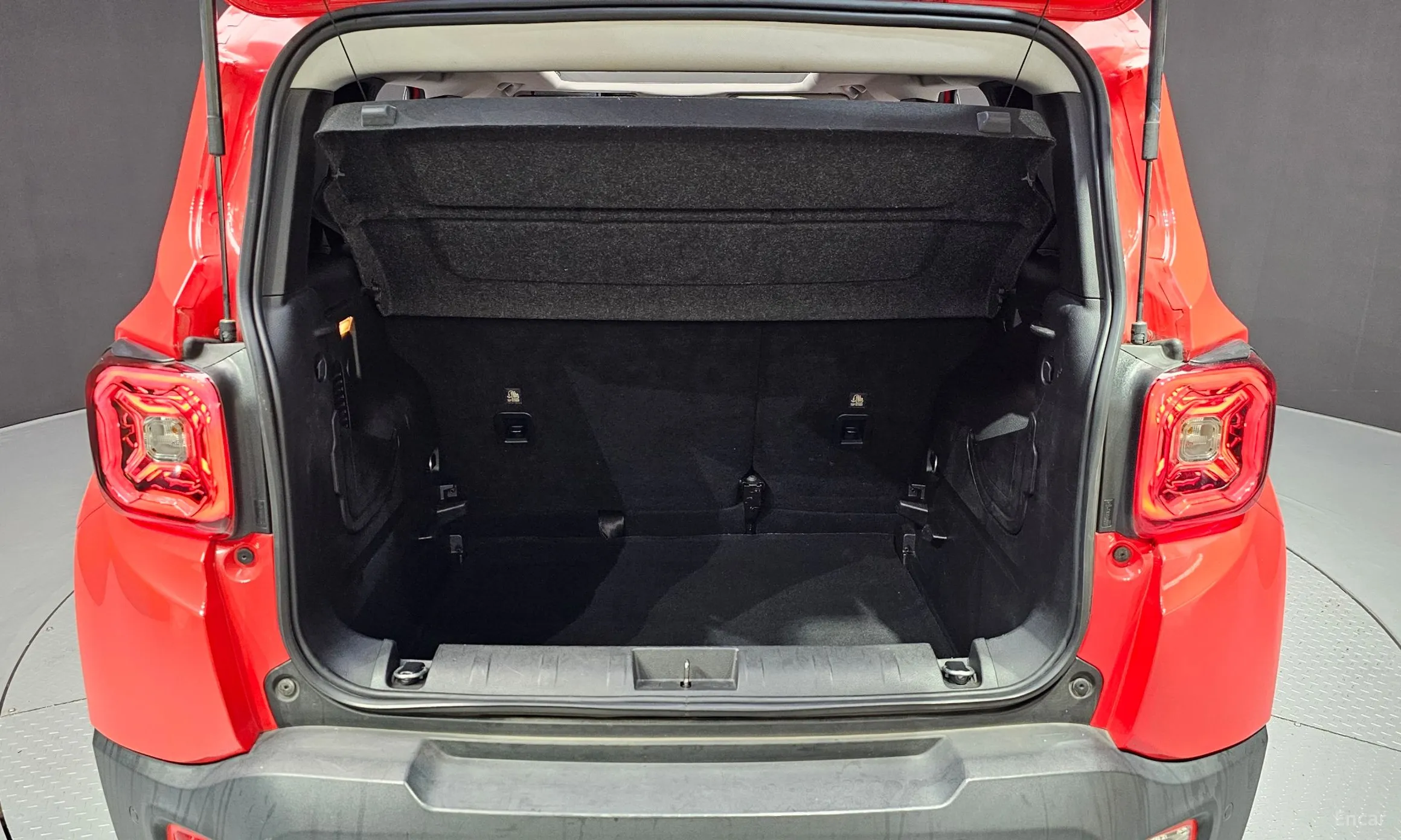 Jeep Renegade превью 20