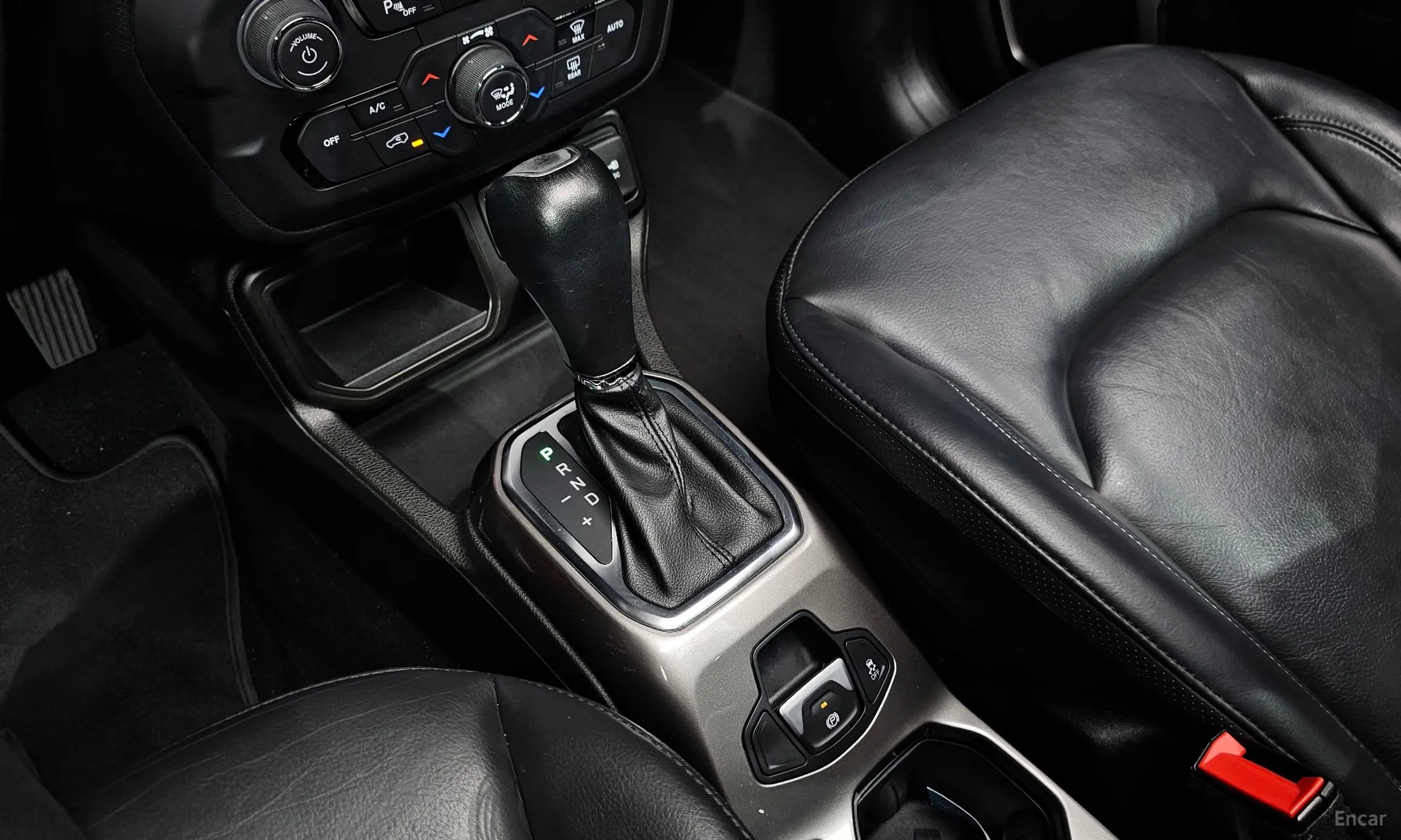 Jeep Renegade превью 9