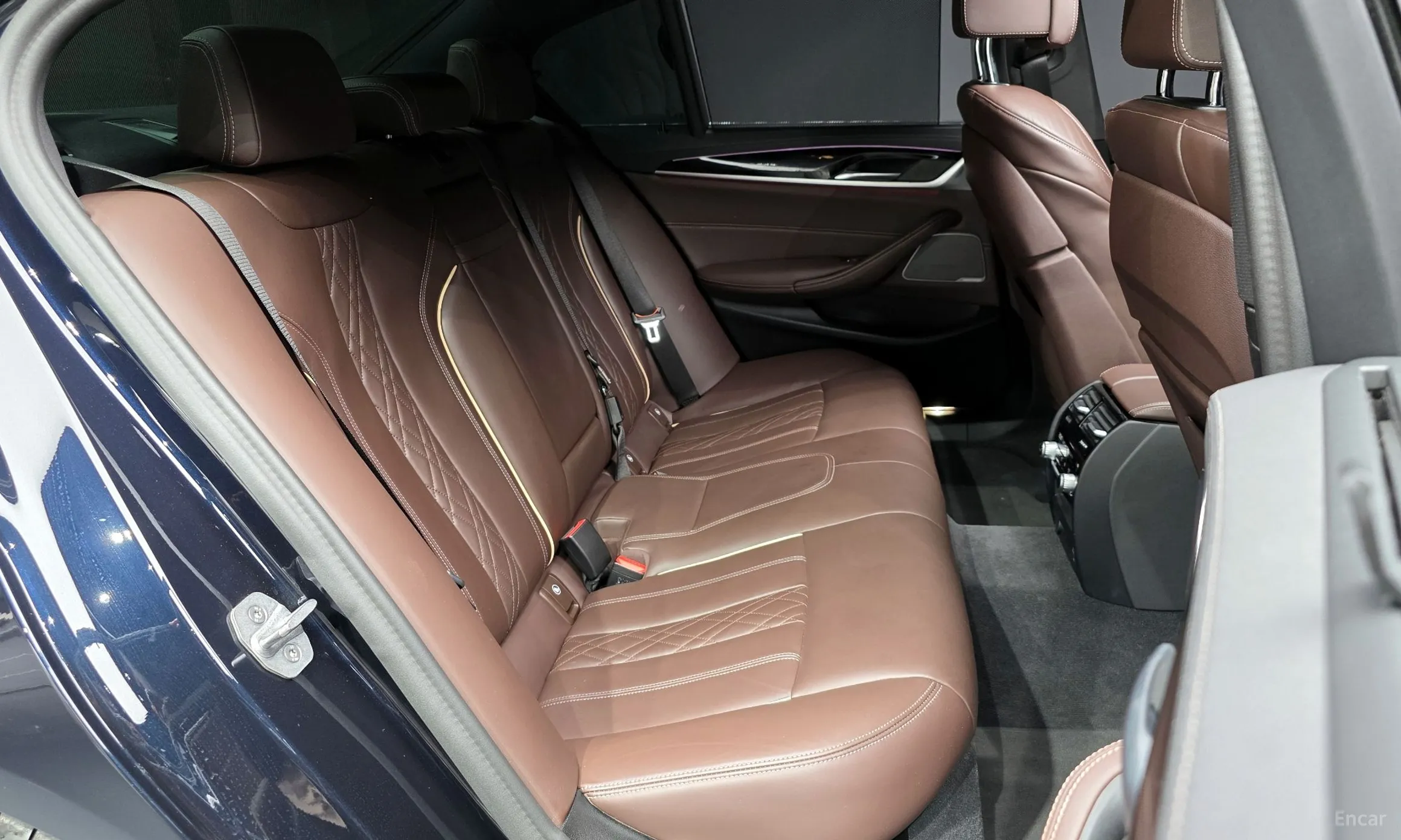 BMW 5 Series (G30) превью 12