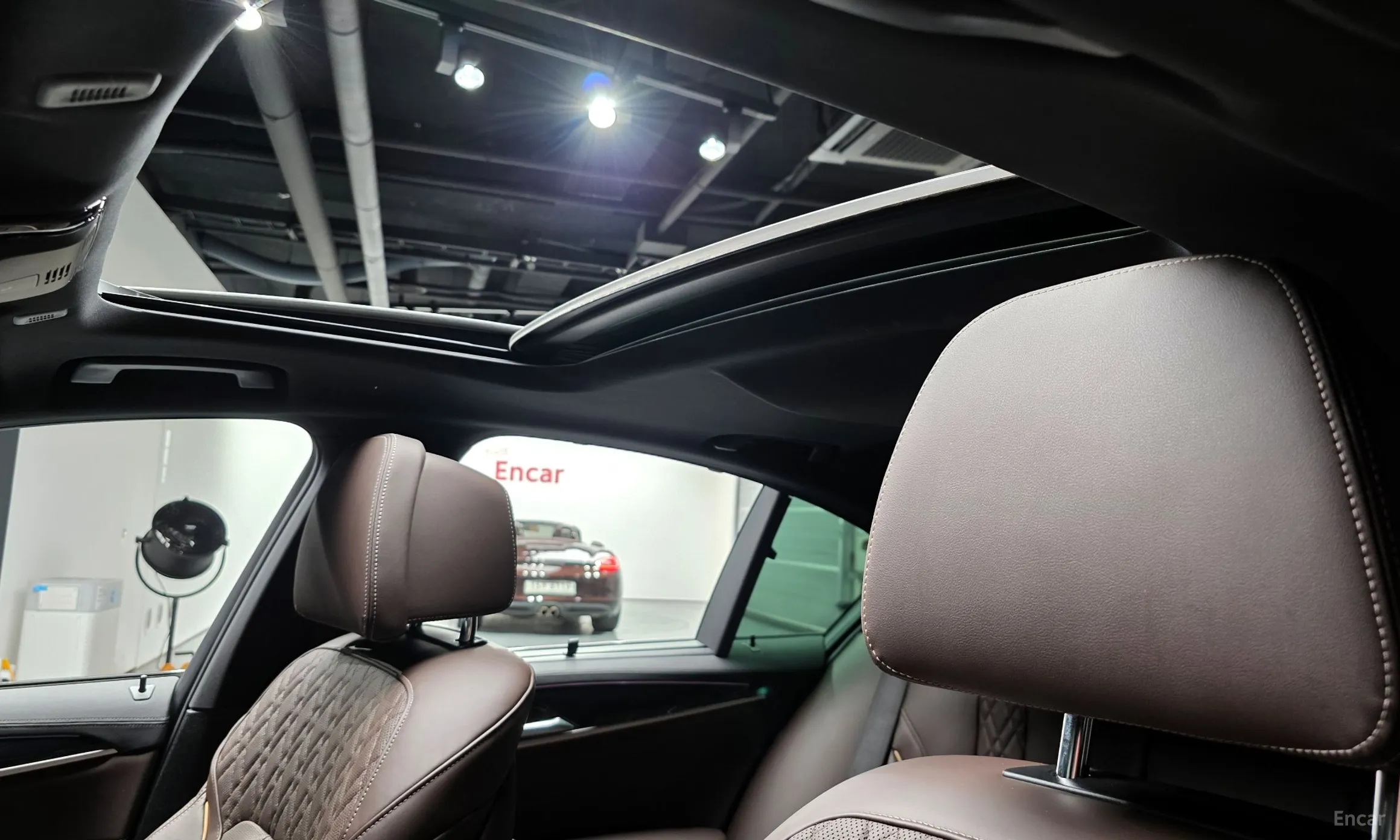 BMW 5 Series (G30) превью 18
