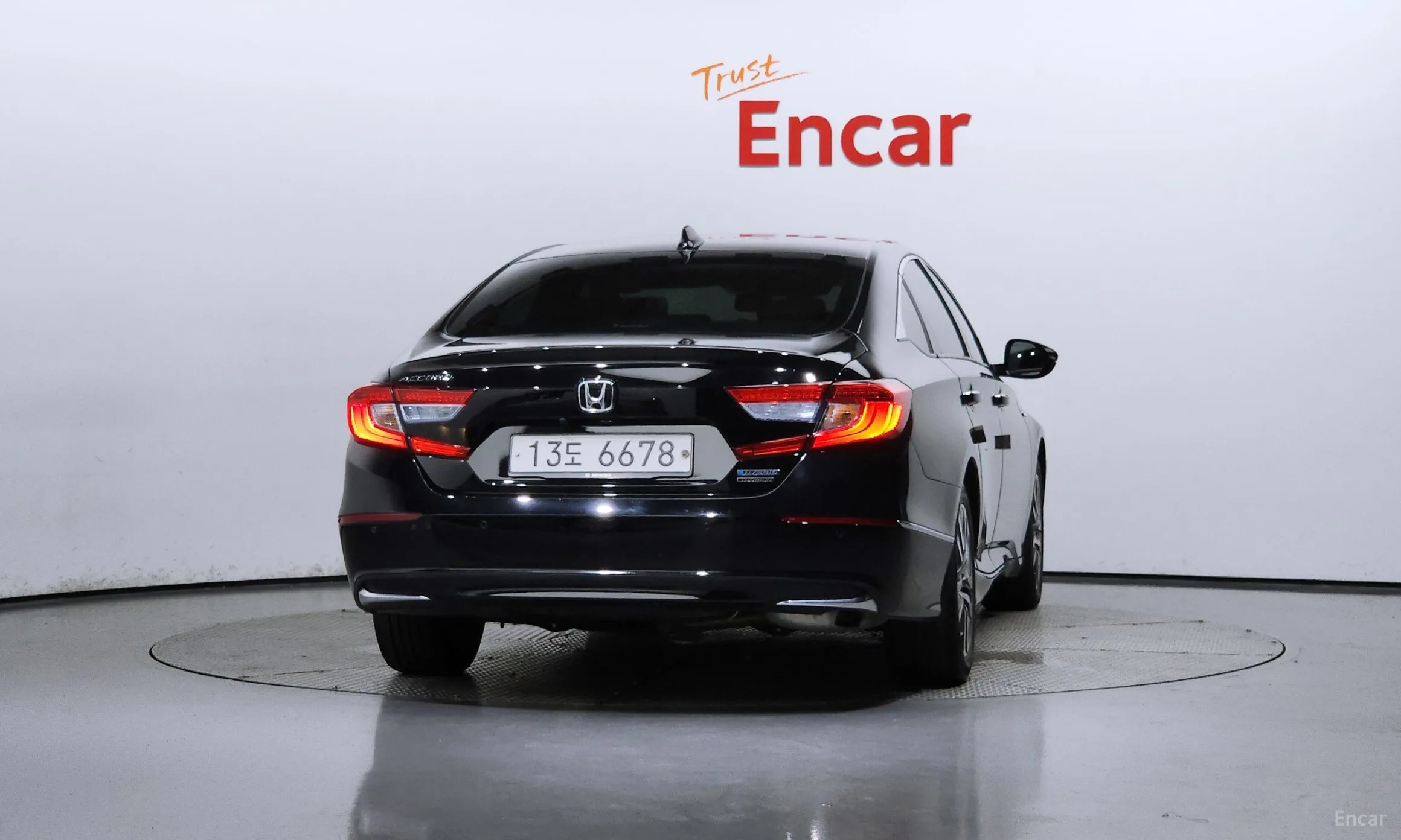 Honda Accord 10th Generation превью 4