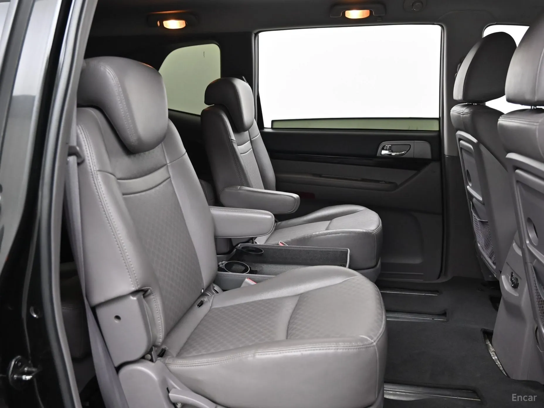 KG Mobility (SsangYong) Korando Turismo превью 12