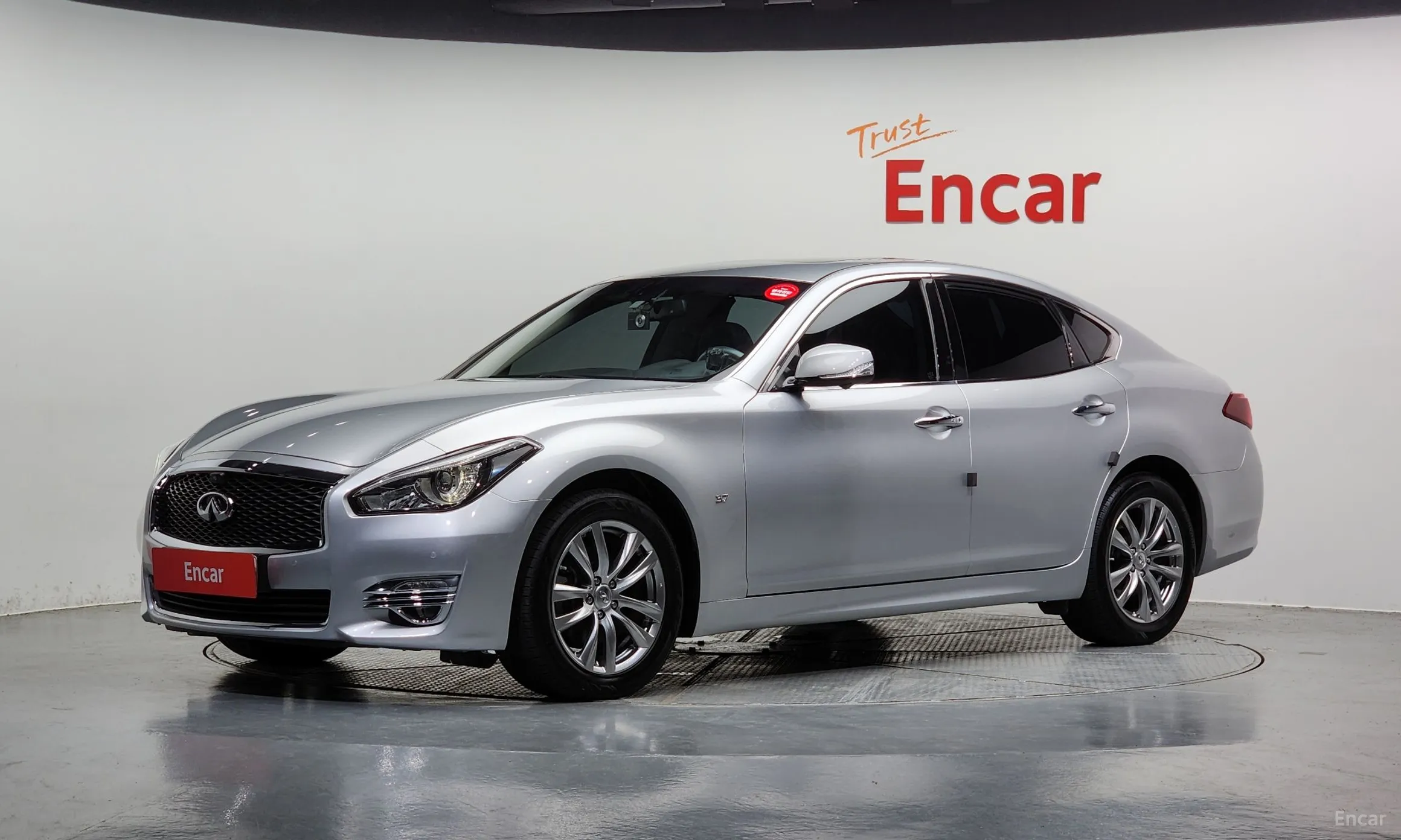 Infiniti Q70