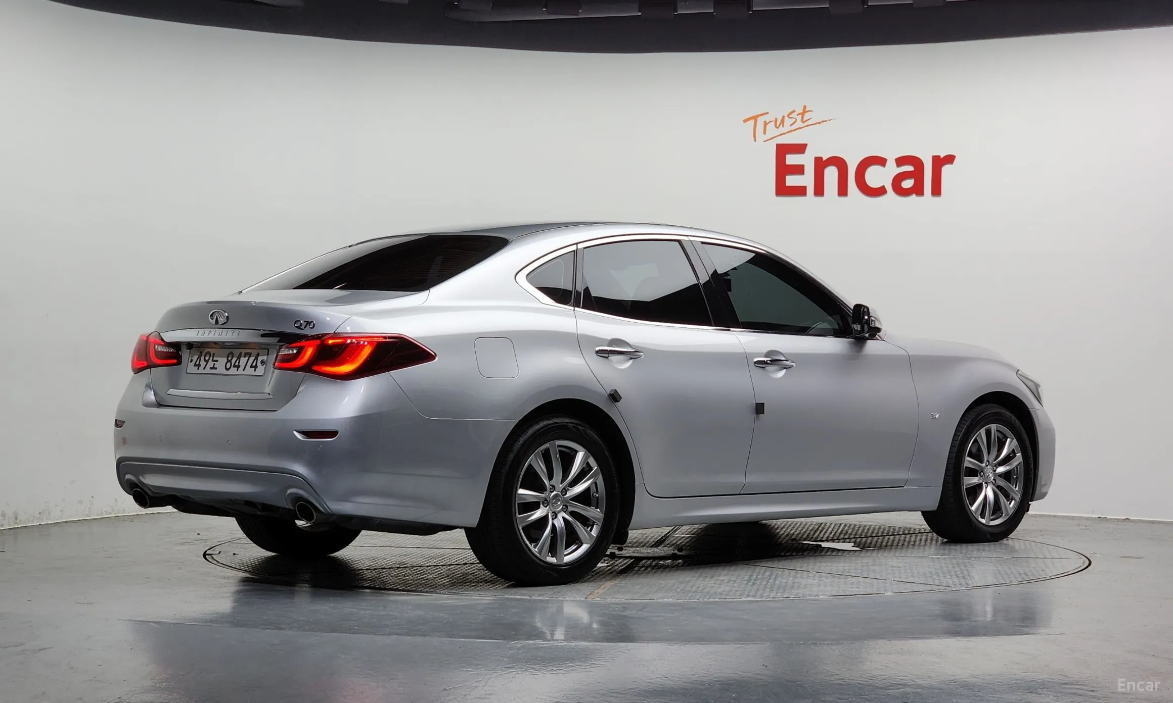 Infiniti Q70