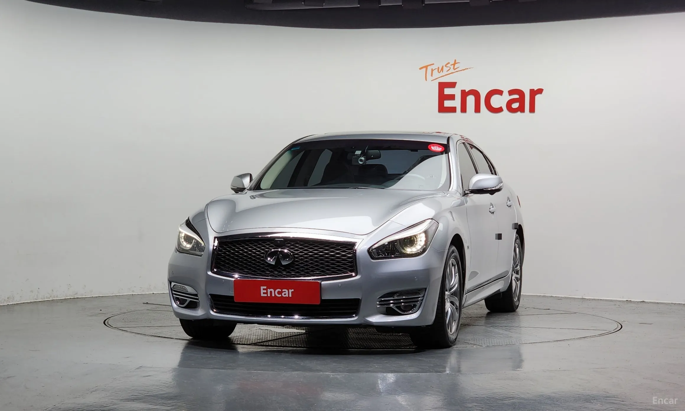 Infiniti Q70 превью 3