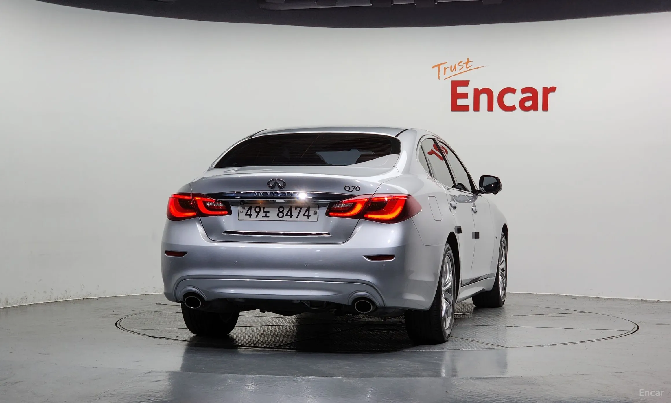 Infiniti Q70 превью 4