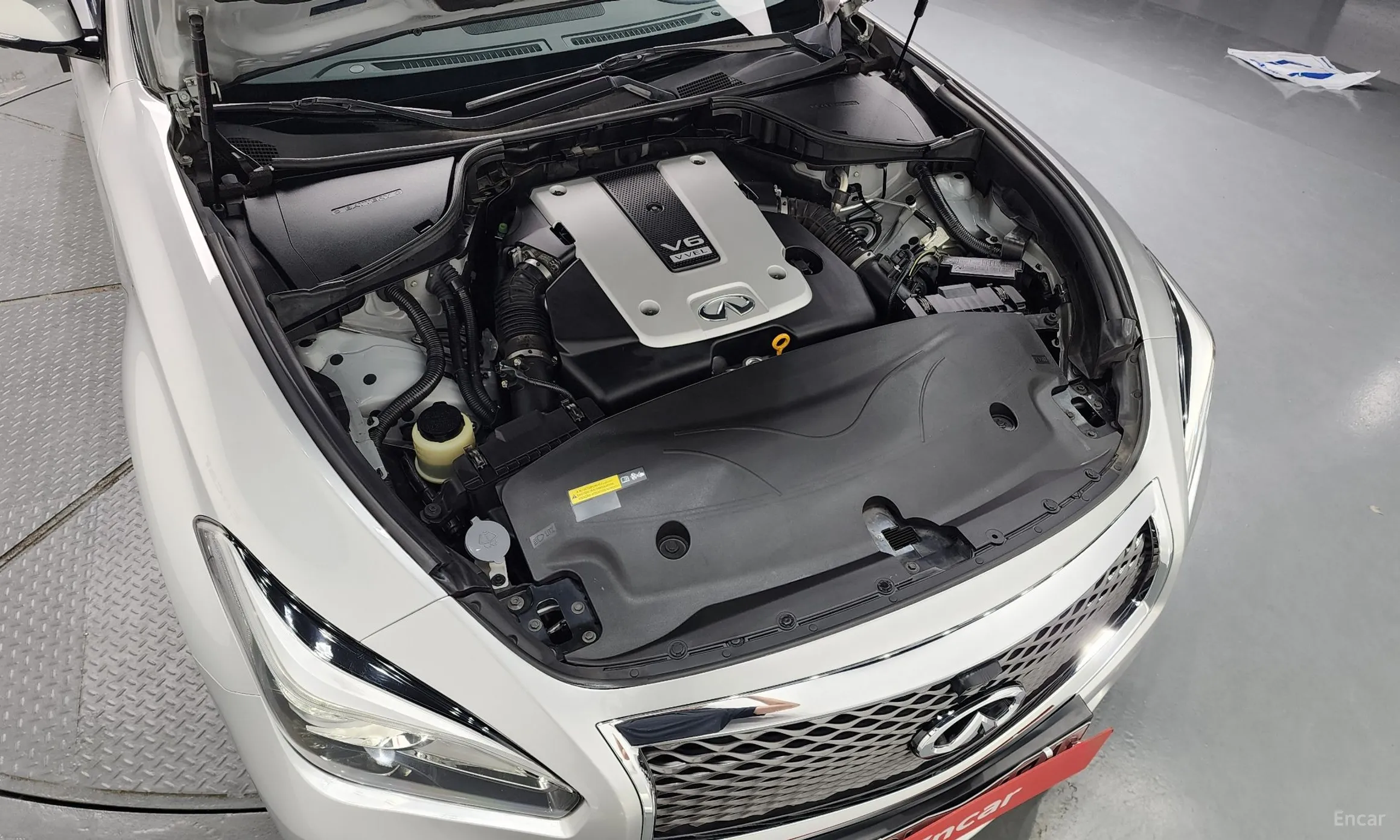 Infiniti Q70 превью 6