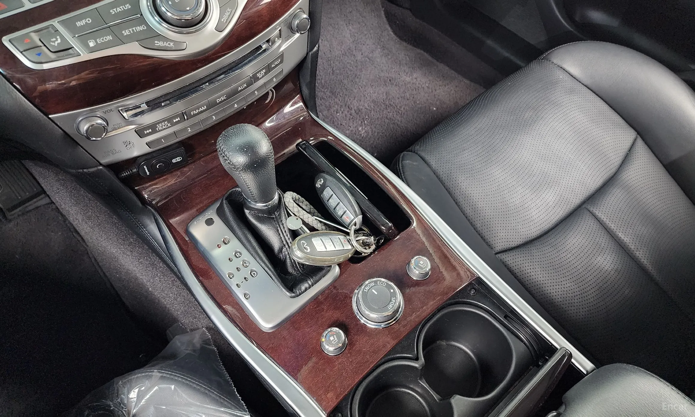 Infiniti Q70 превью 9