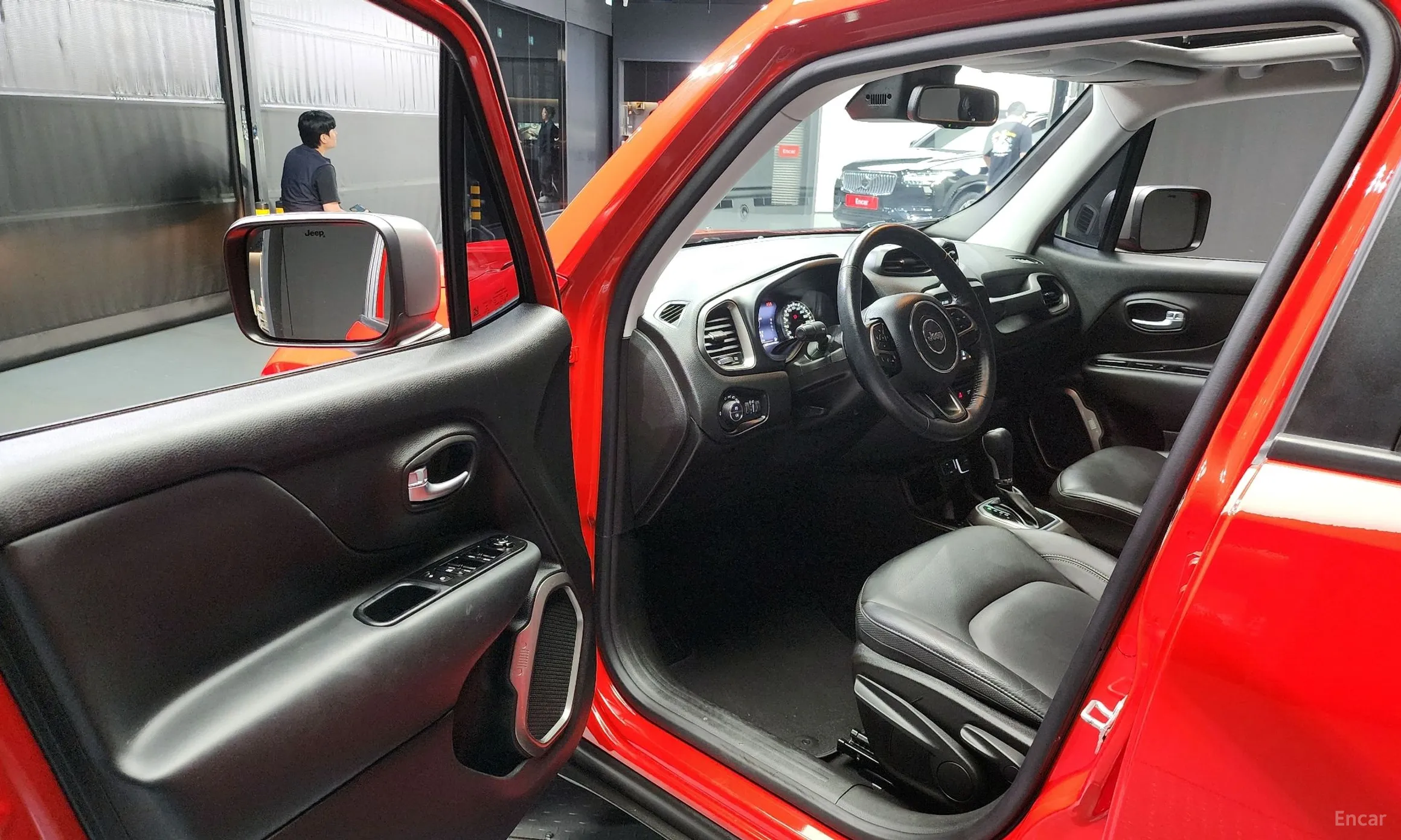 Jeep Renegade превью 10