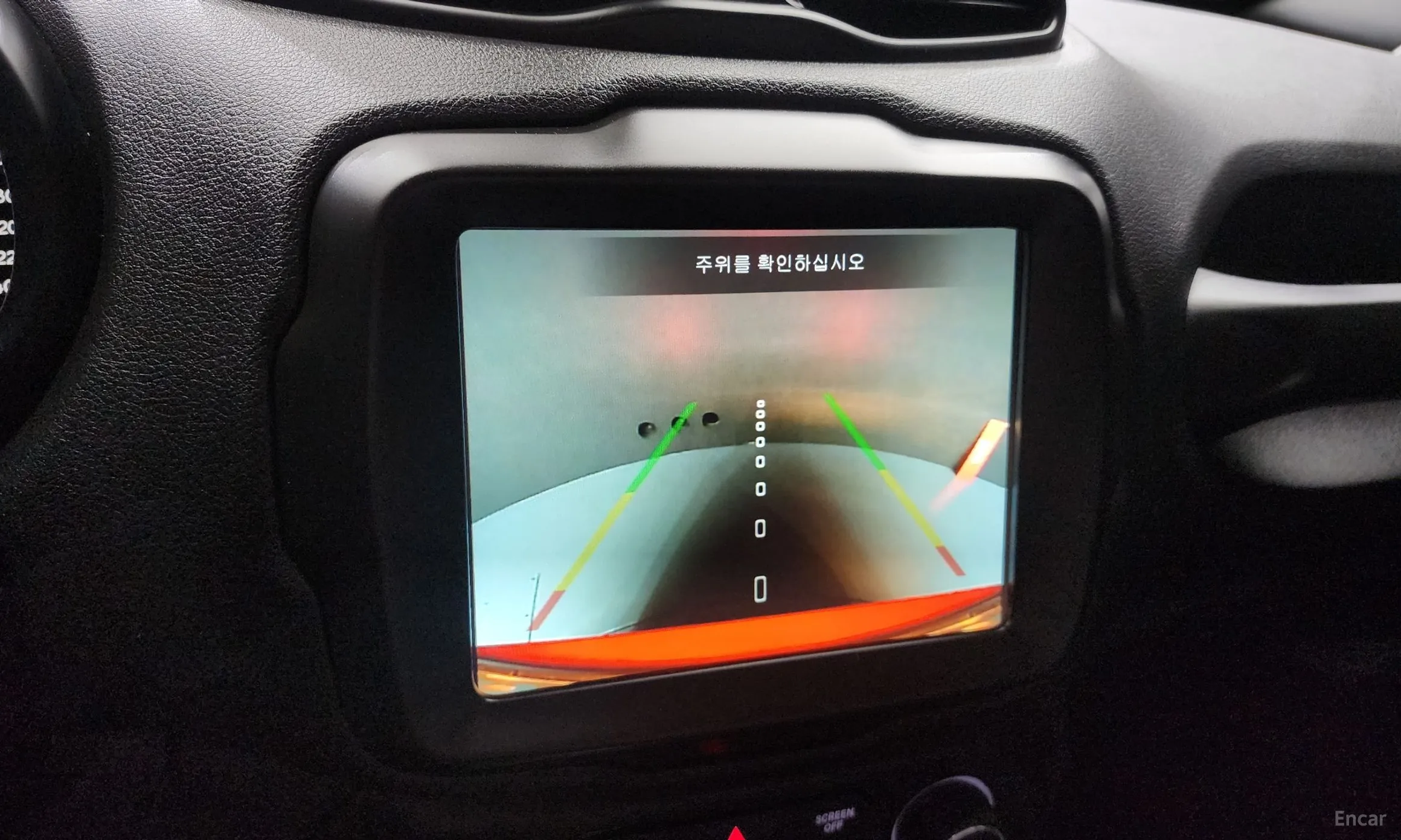 Jeep Renegade превью 15
