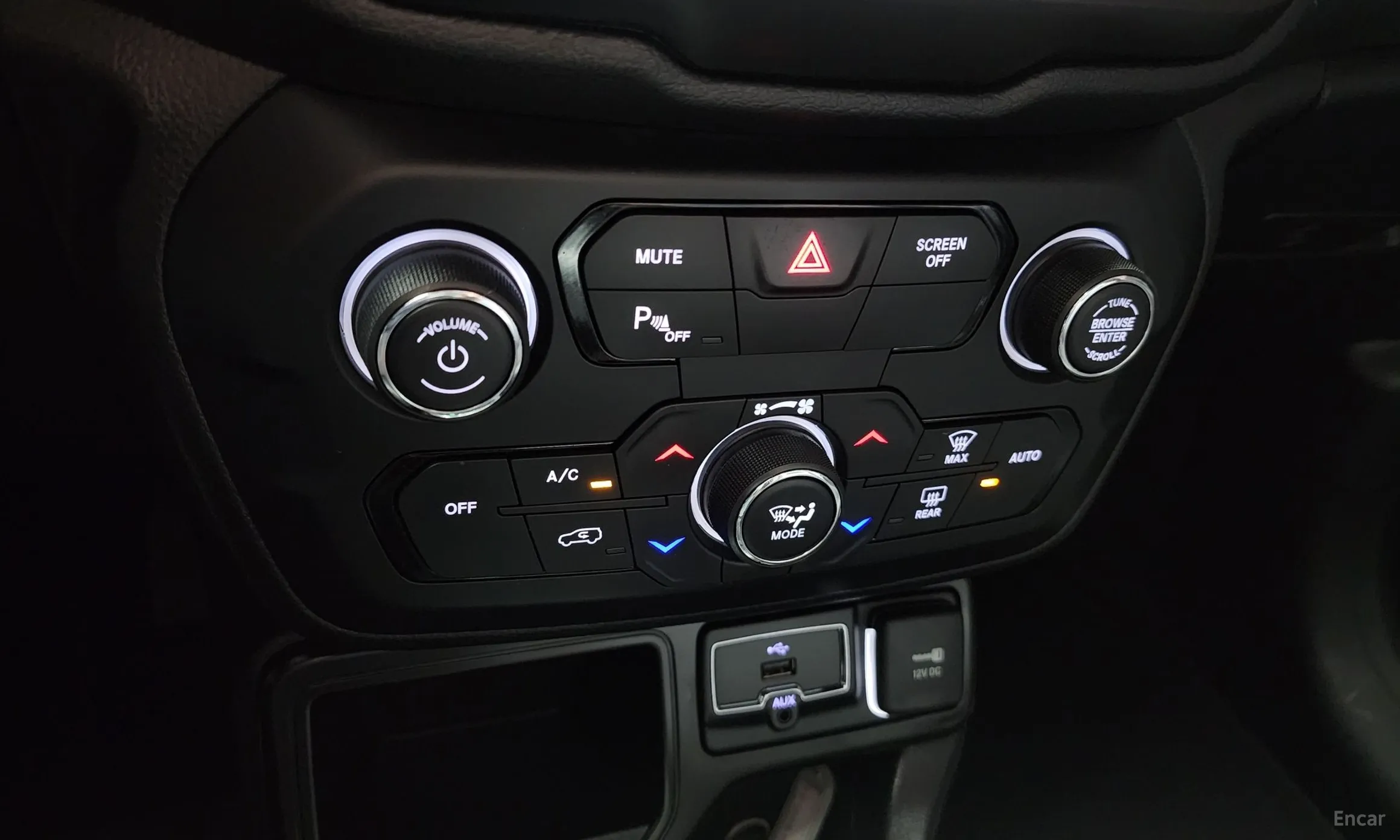 Jeep Renegade превью 18