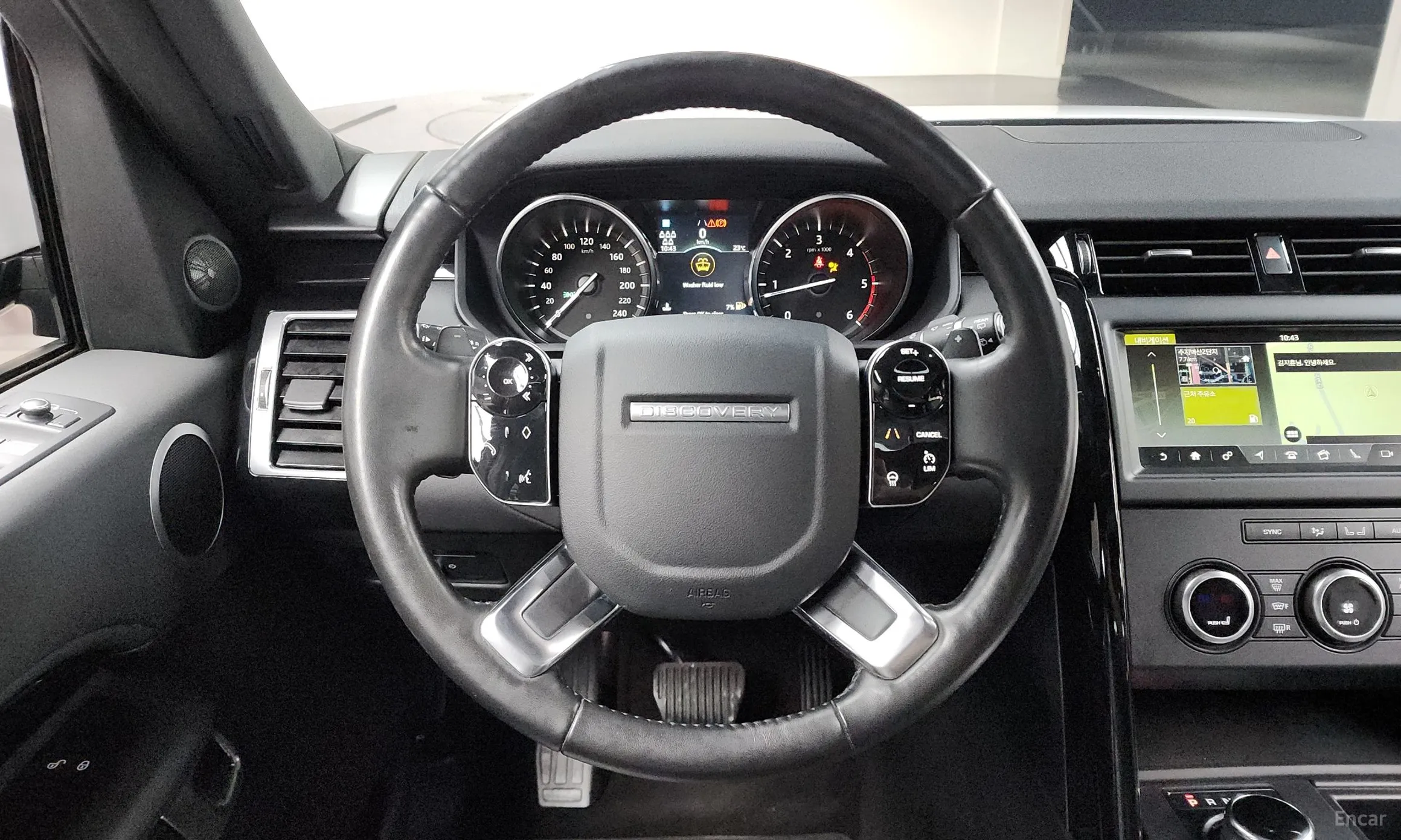 Land Rover Discovery 5 превью 13
