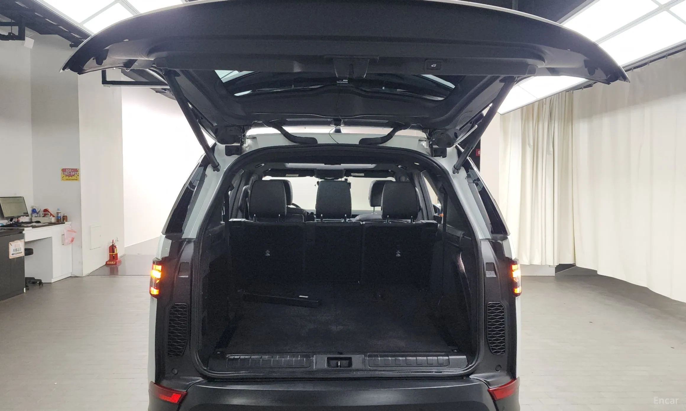 Land Rover Discovery 5 превью 20