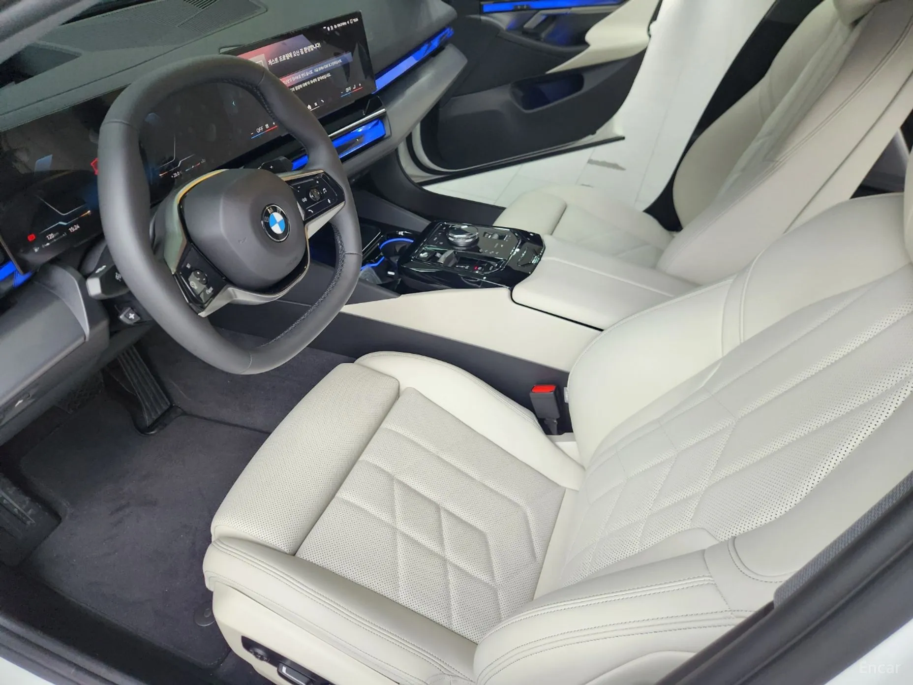 BMW 5 Series (G60) превью 10