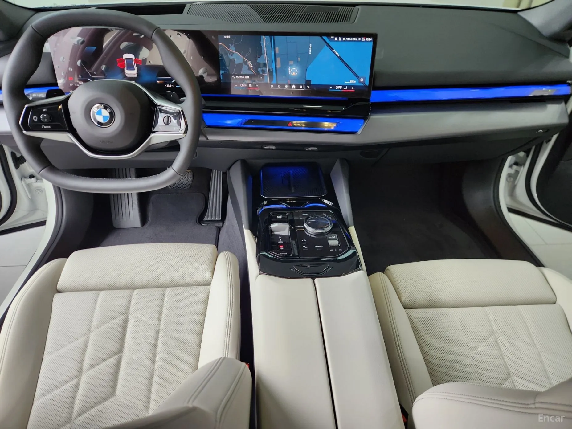 BMW 5 Series (G60) превью 7