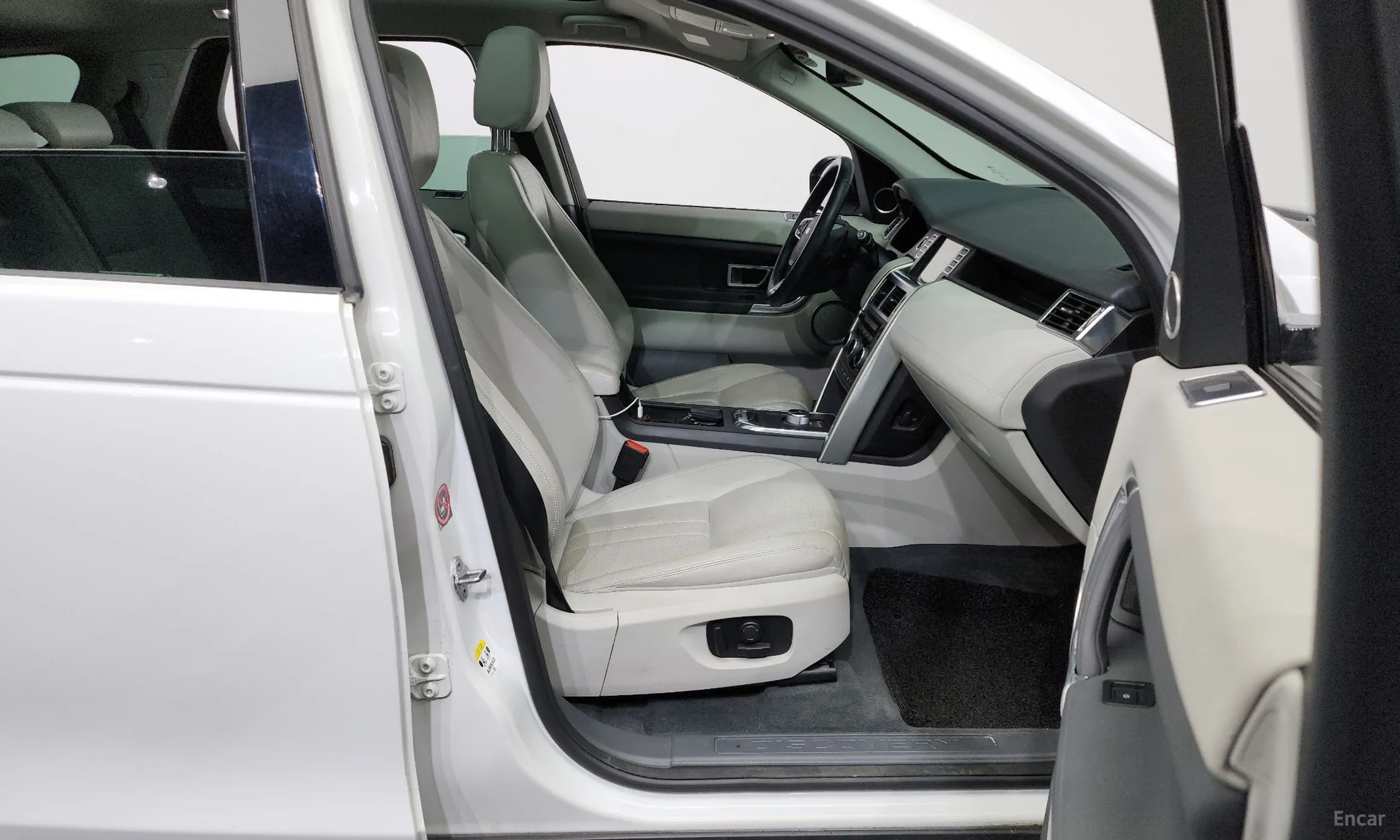 Land Rover Discovery Sports превью 11