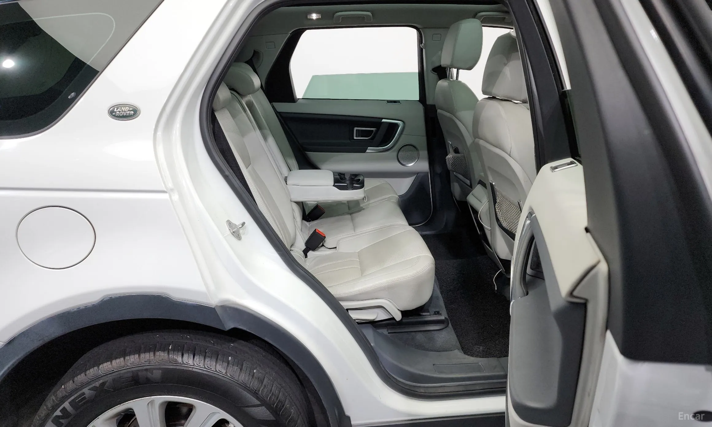 Land Rover Discovery Sports превью 12