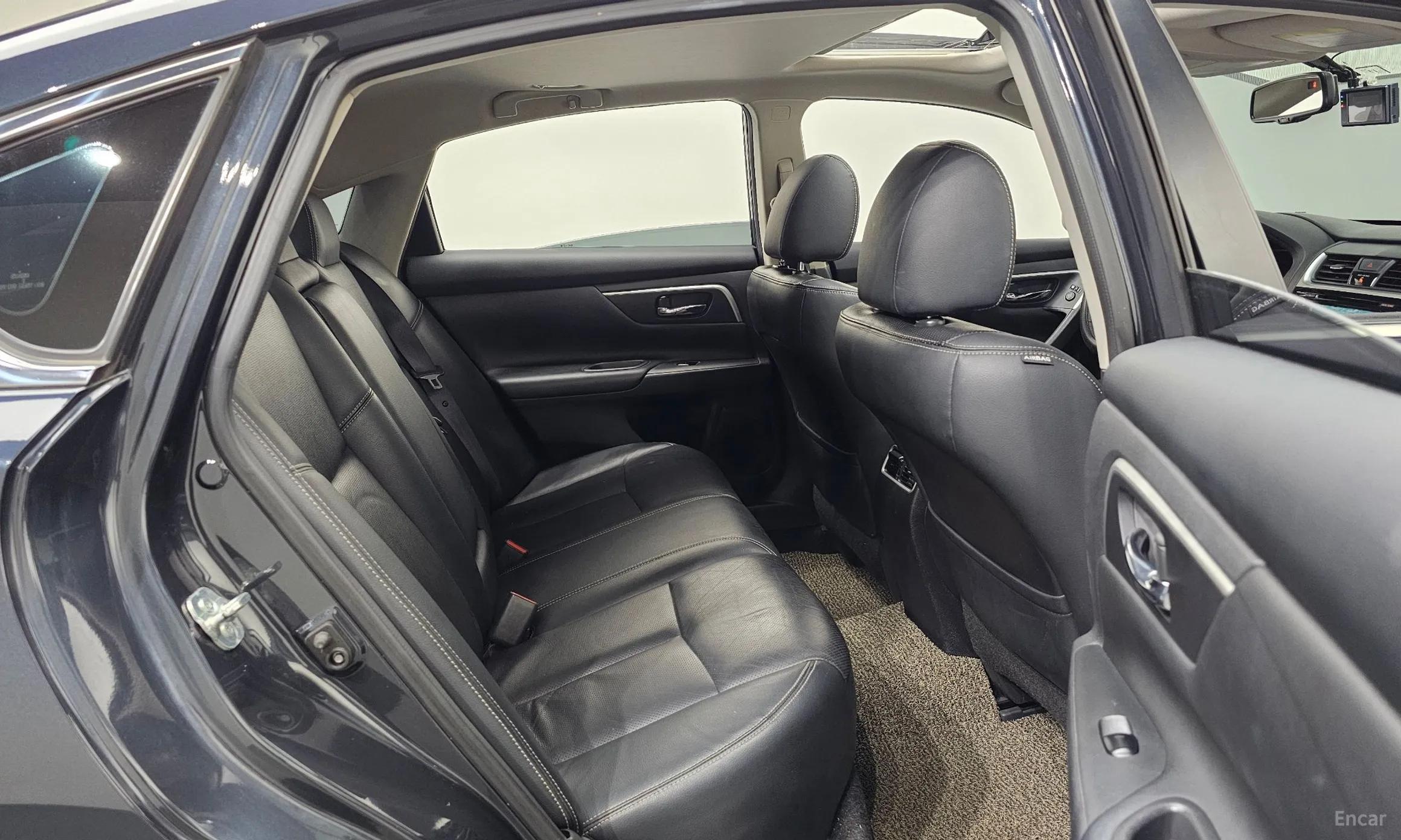 Nissan Altima превью 12