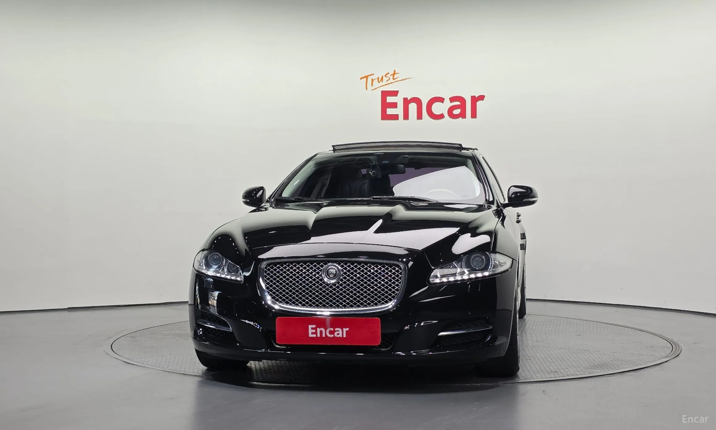 Jaguar All New XJ превью 3