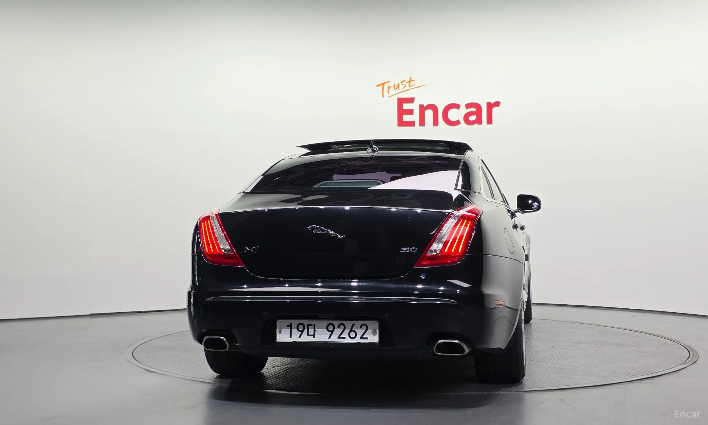 Jaguar All New XJ превью 4