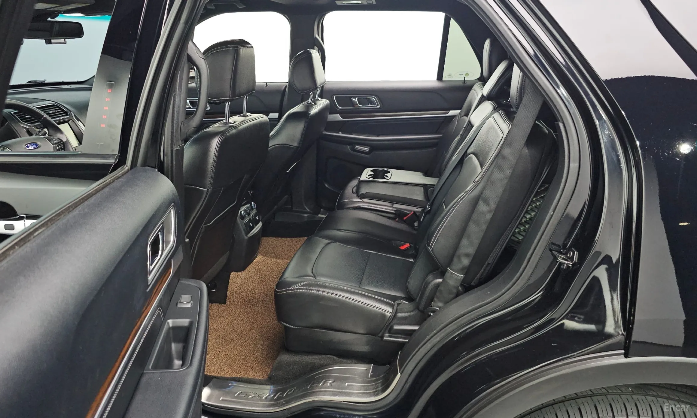 Ford Explorer превью 11