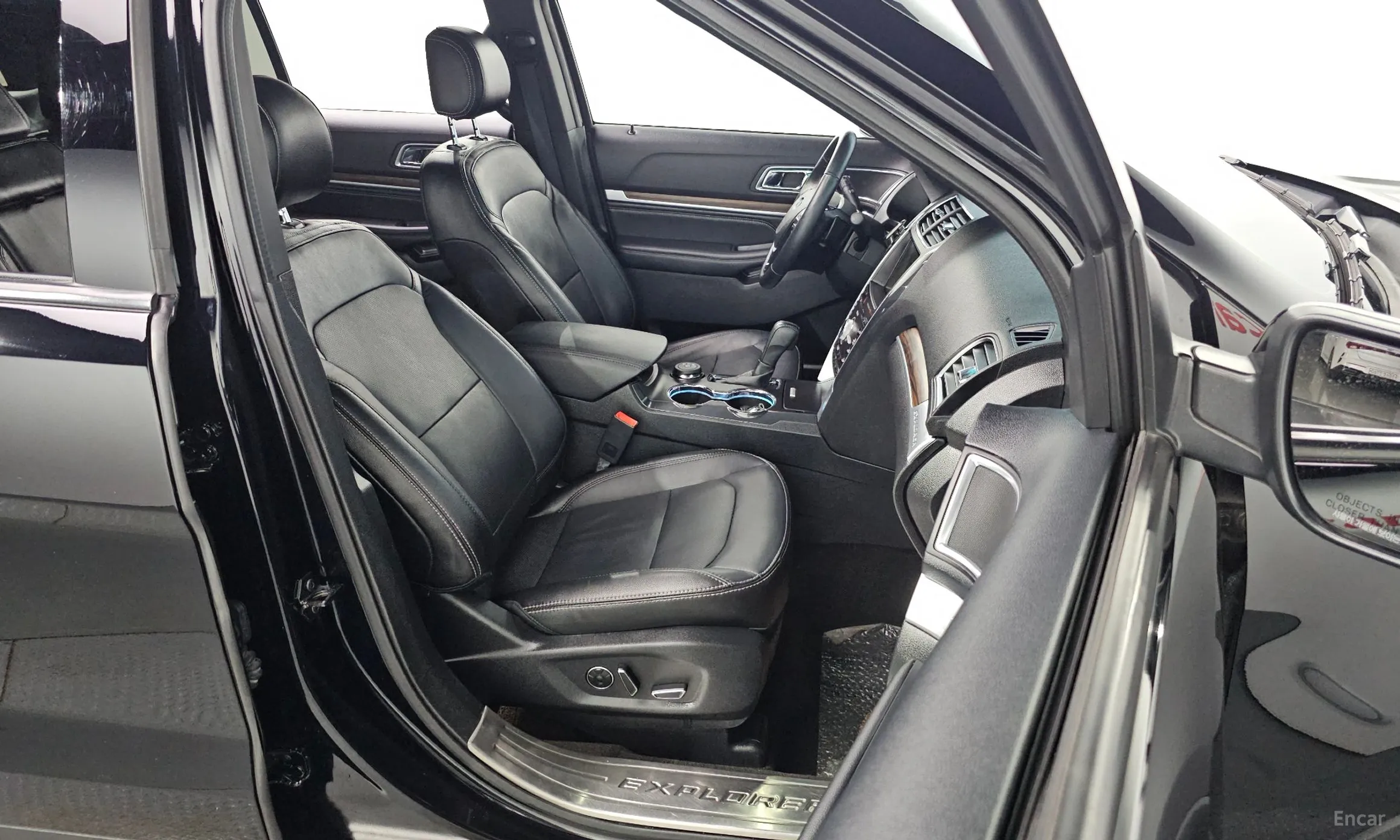 Ford Explorer превью 12