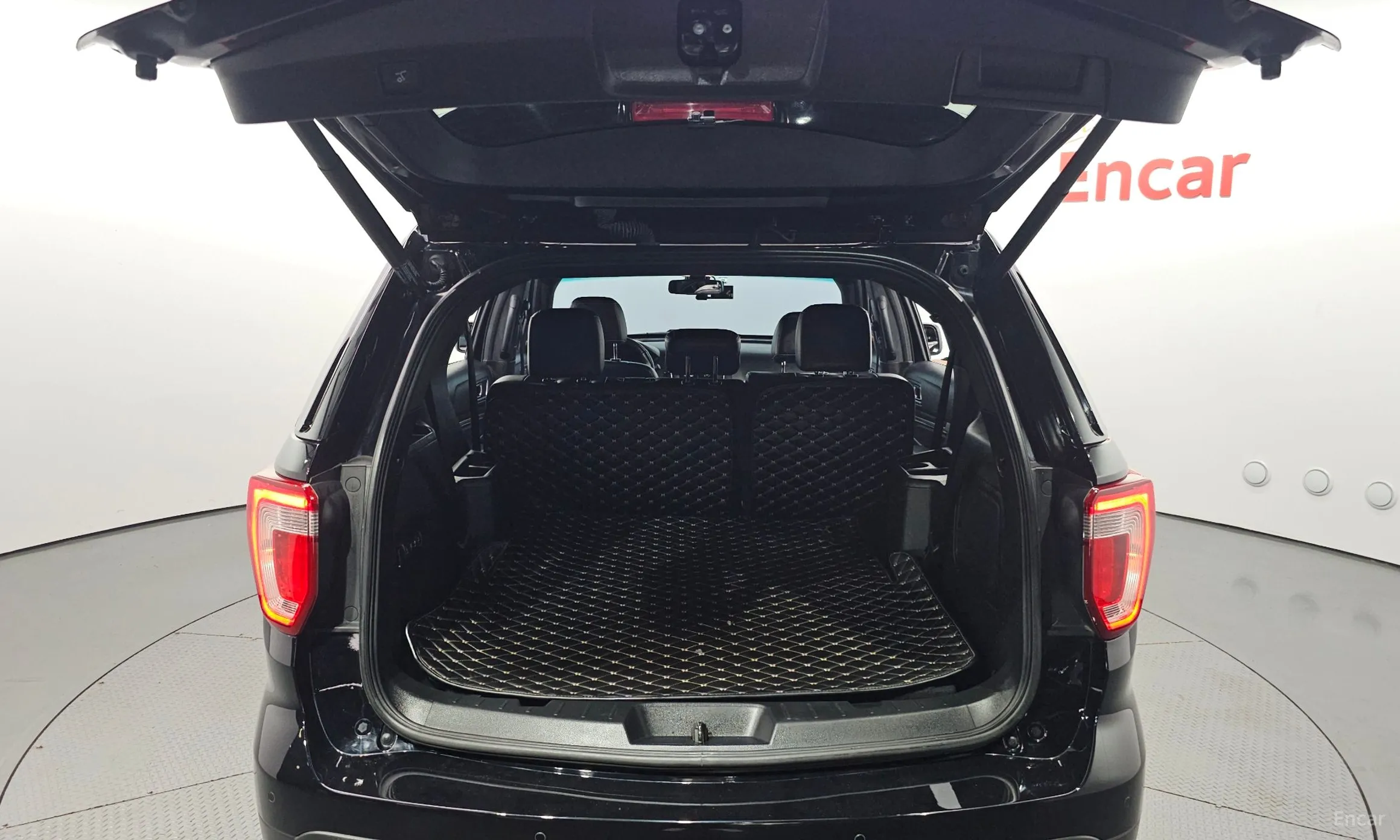 Ford Explorer превью 19