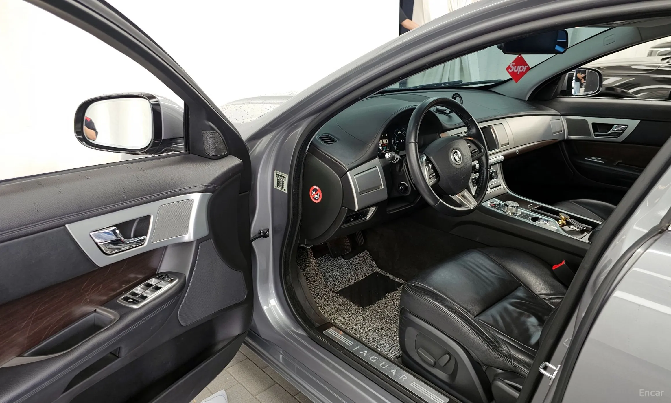 Jaguar New XF превью 10