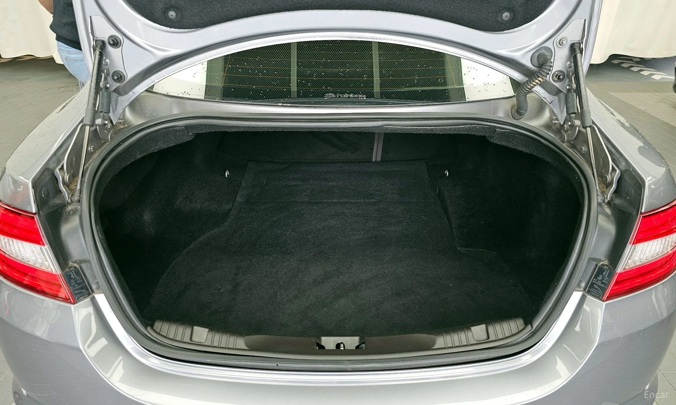 Jaguar New XF превью 20