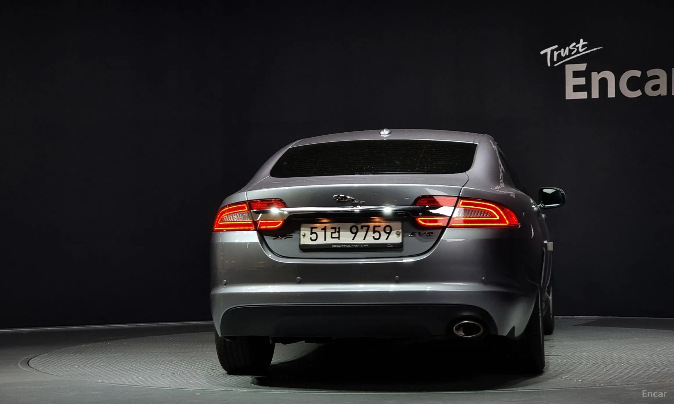 Jaguar New XF превью 4