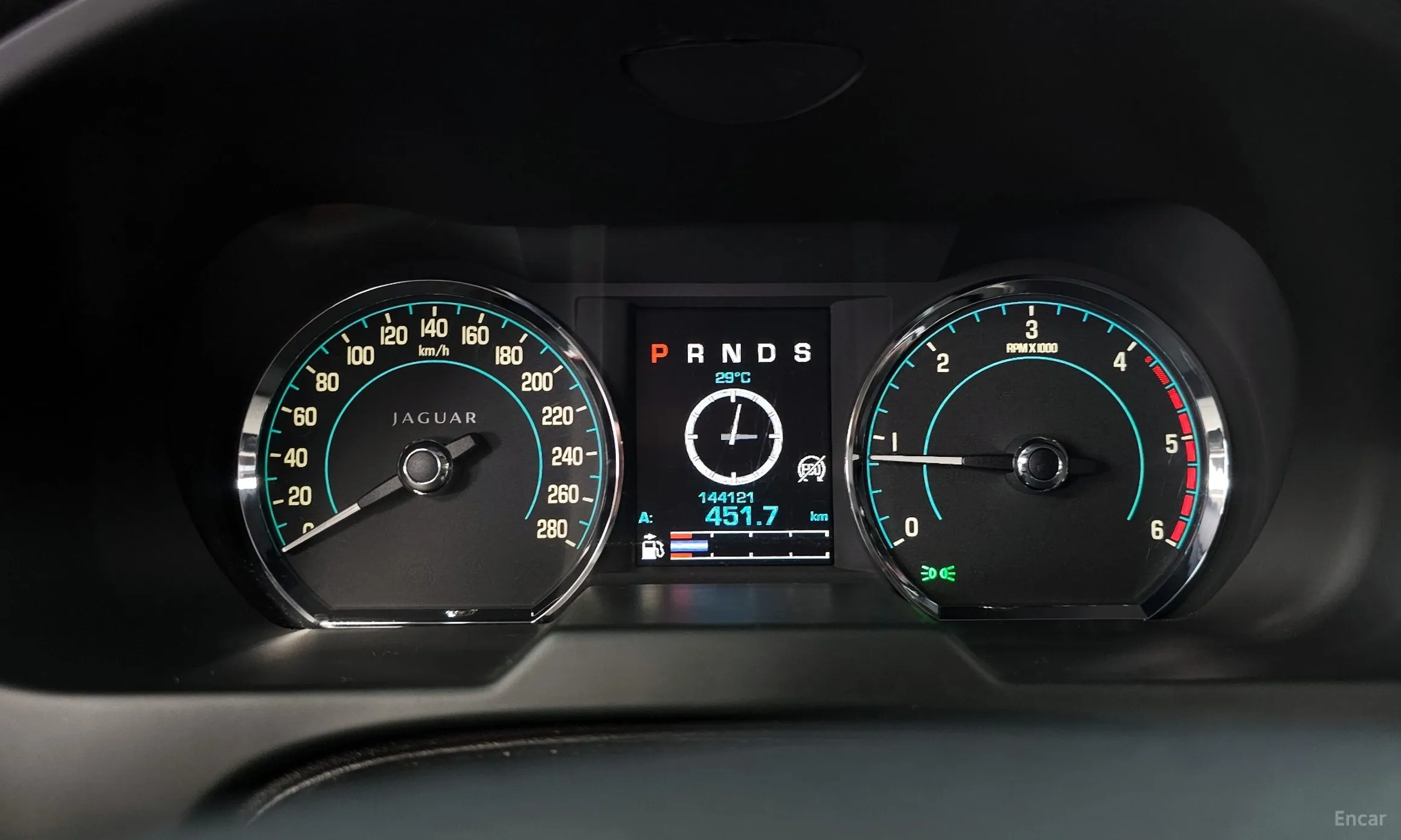 Jaguar New XF превью 8