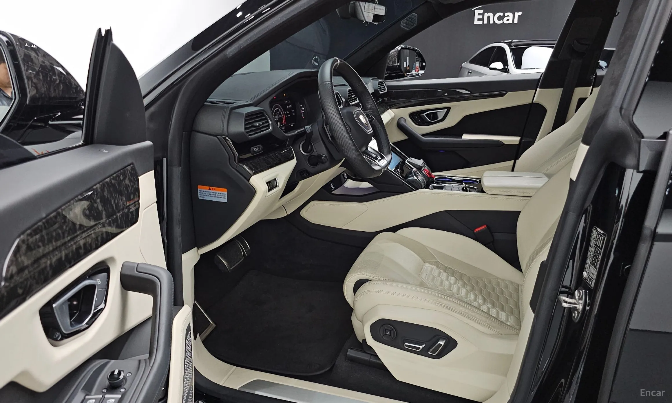 Lamborghini Urus превью 11