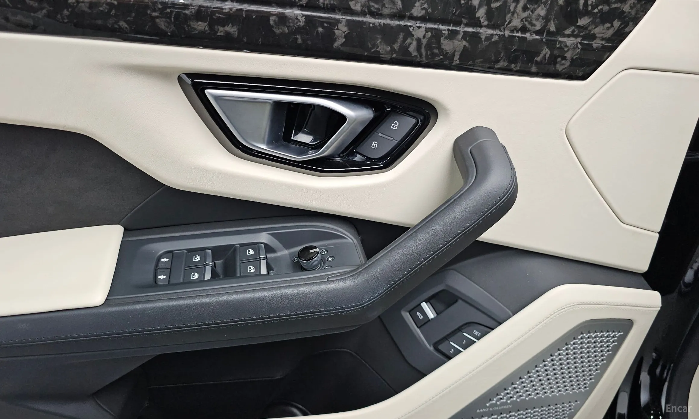 Lamborghini Urus превью 17