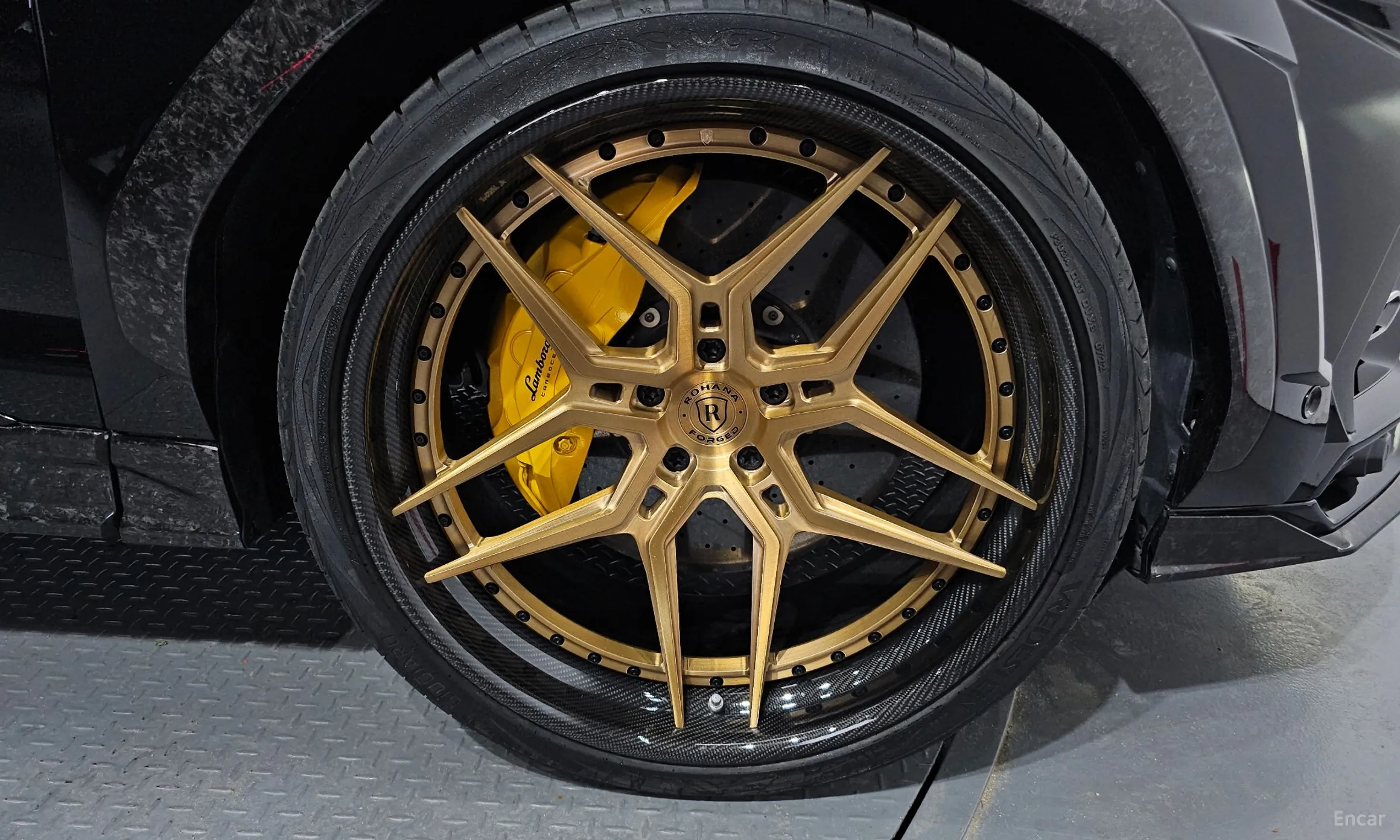 Lamborghini Urus превью 5