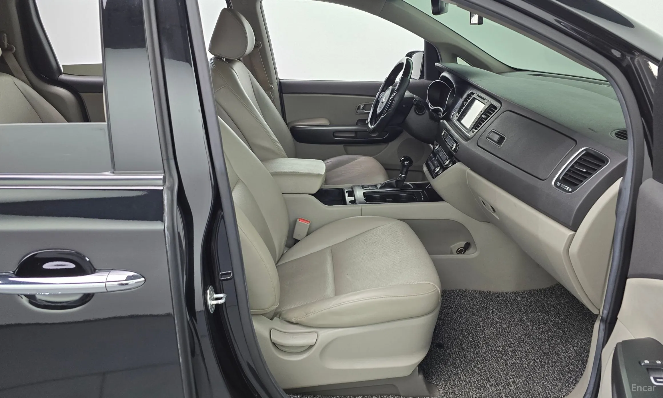 Kia Carnival превью 11