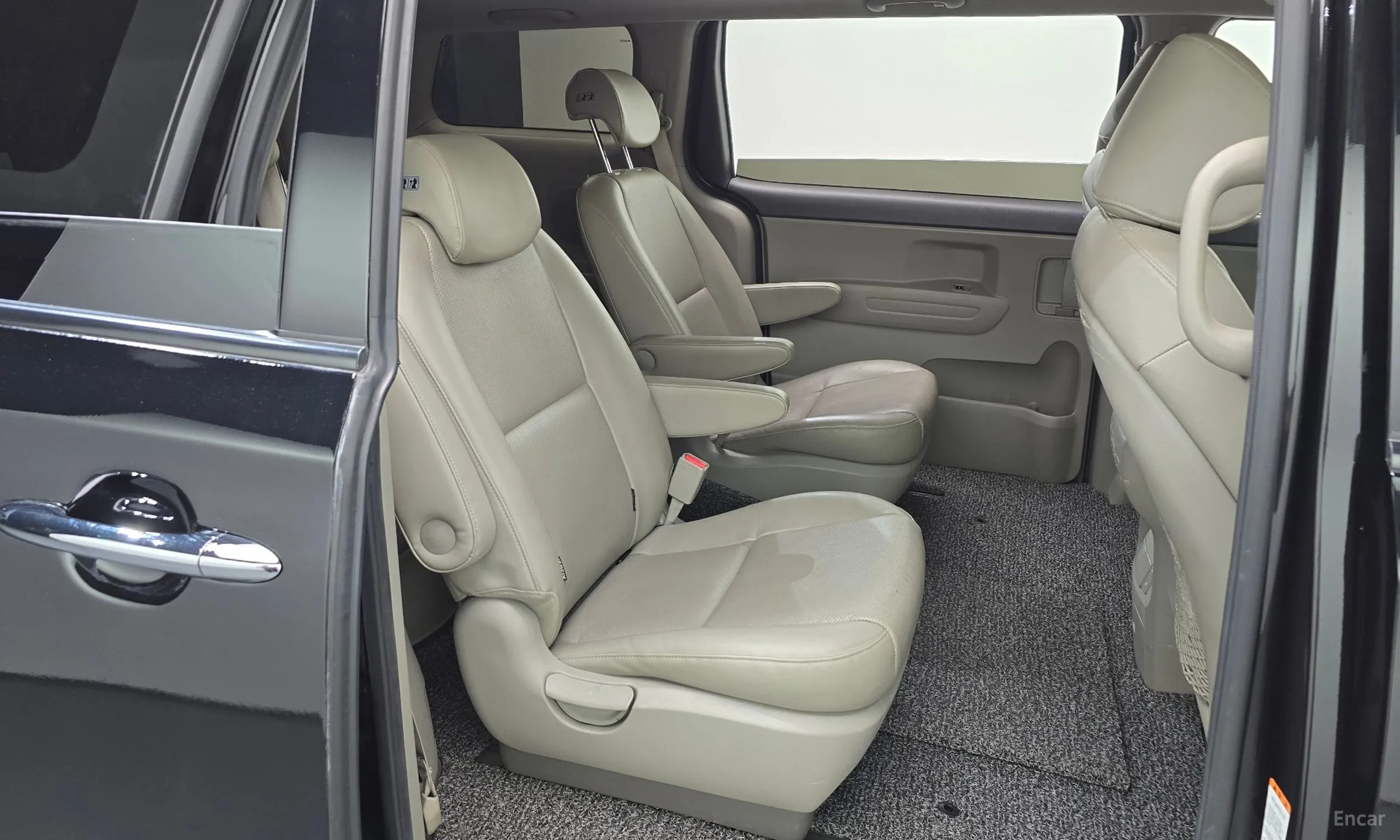 Kia Carnival превью 12