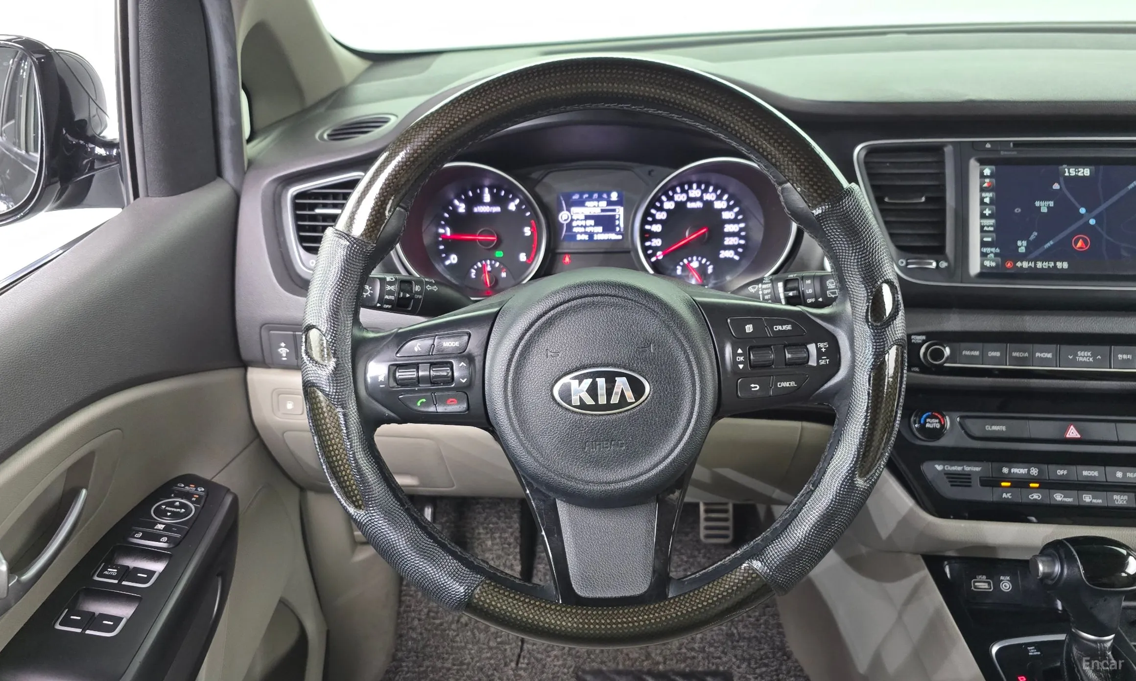 Kia Carnival превью 13