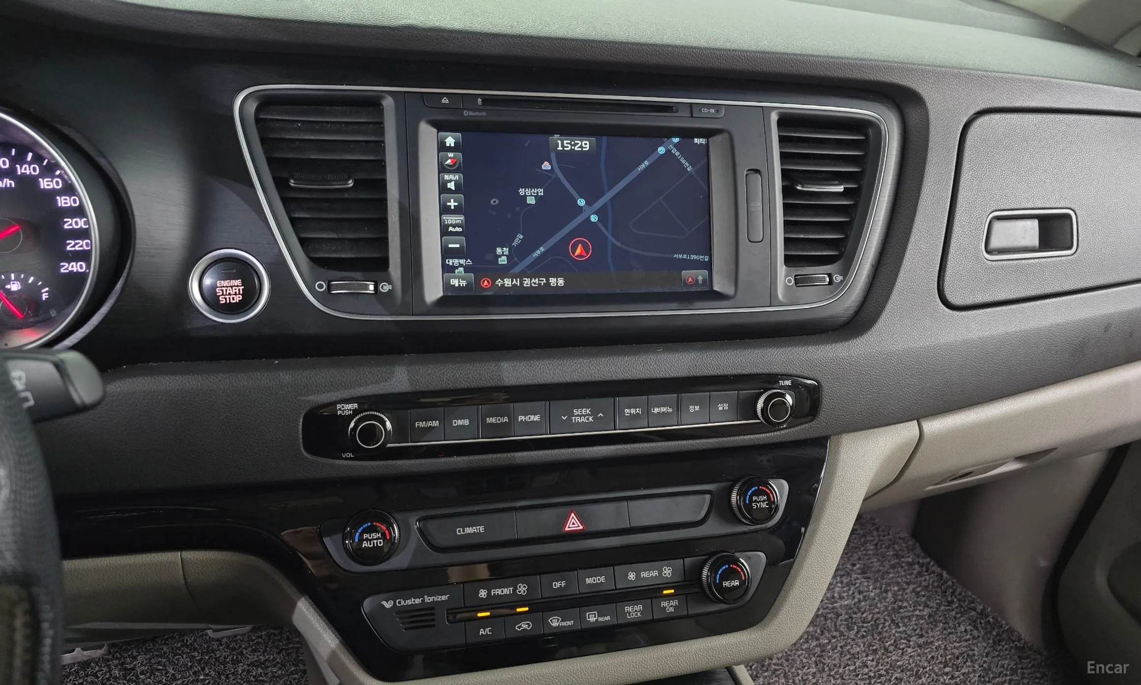 Kia Carnival превью 14