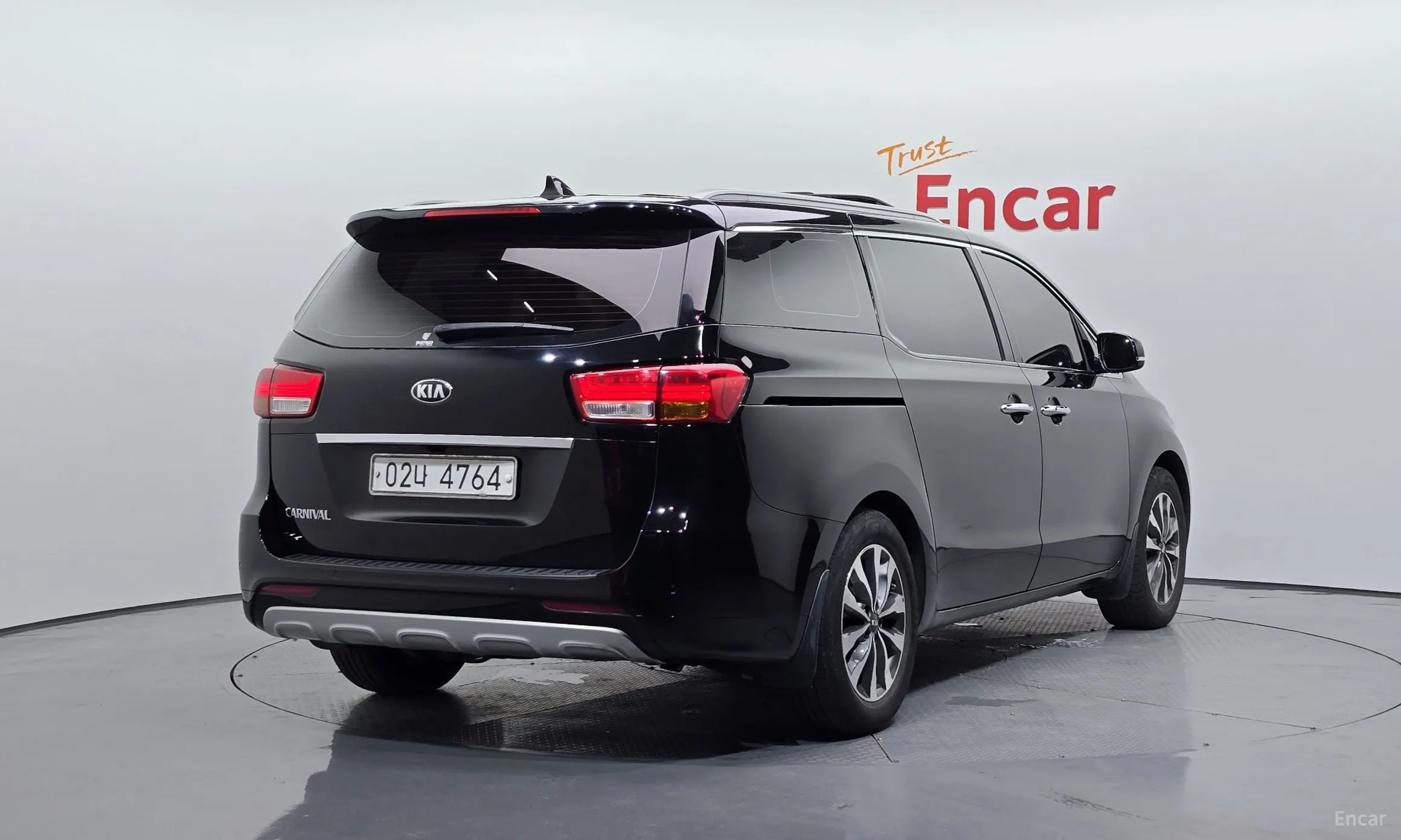 Kia Carnival превью 2